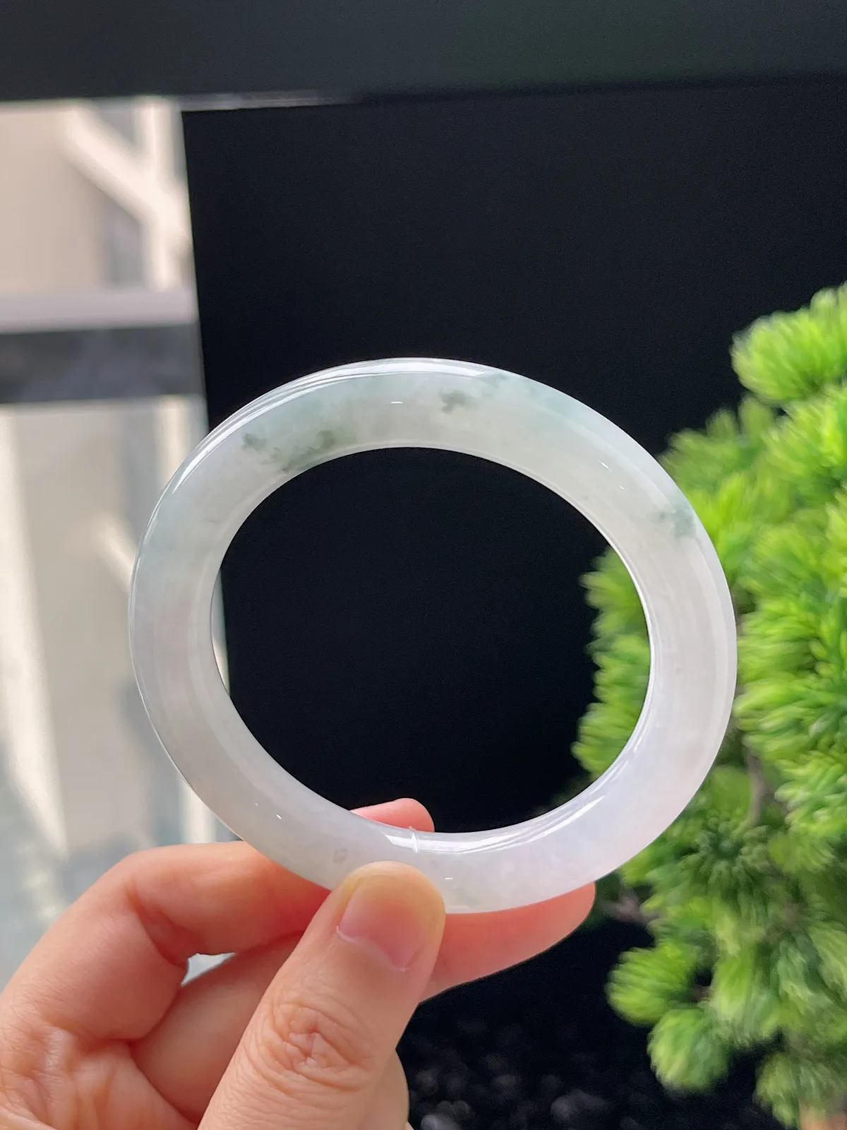 圆镯54.6圈口，翡翠冰糯种飘花手镯