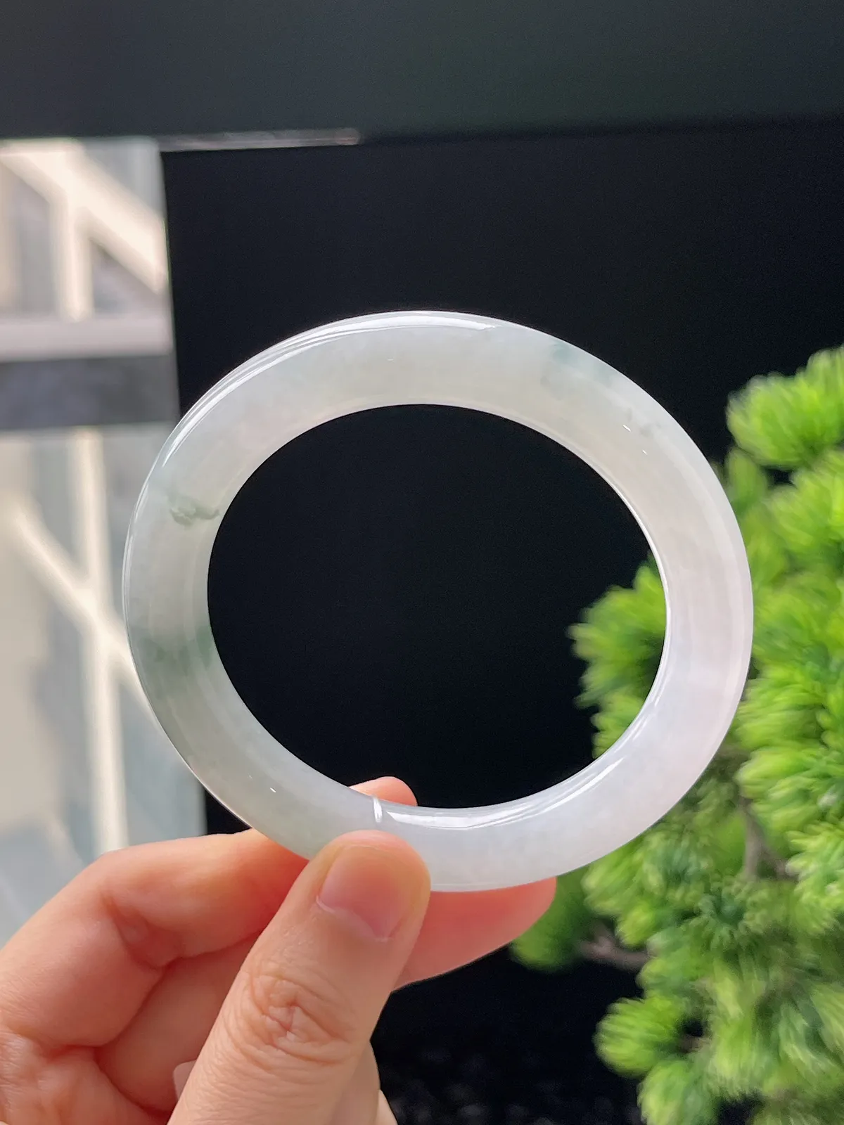 圆镯54.6圈口，翡翠冰糯种飘花手镯