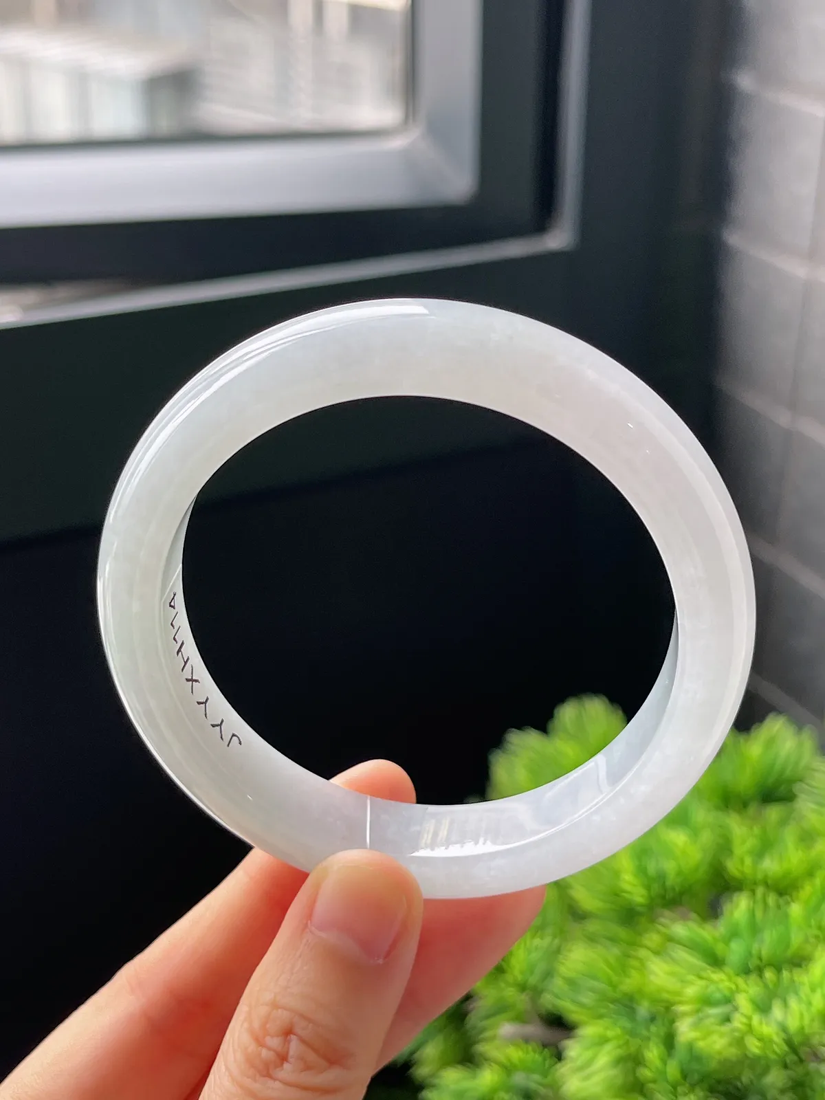 正圈58.5圈口，翡翠冰糯种白色手镯