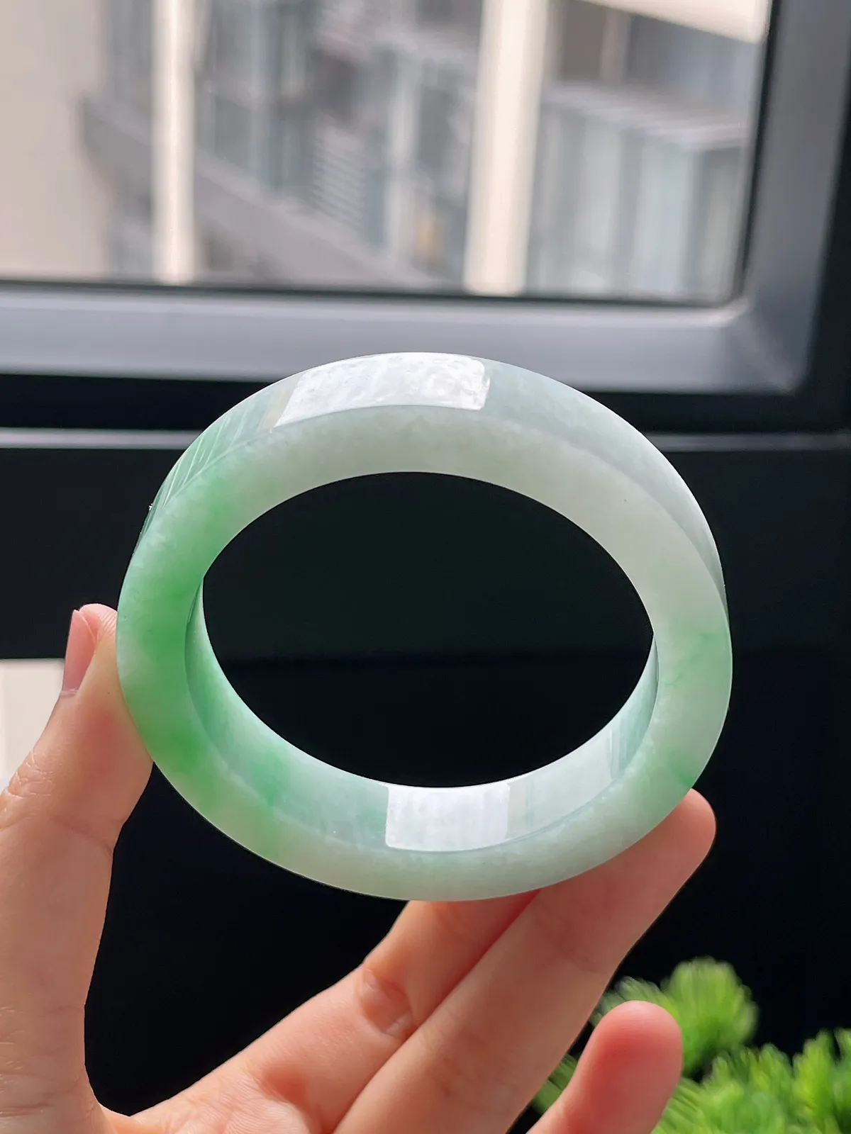 翡翠毛坯，⭕️正圈最大做54.5，最小做54.3