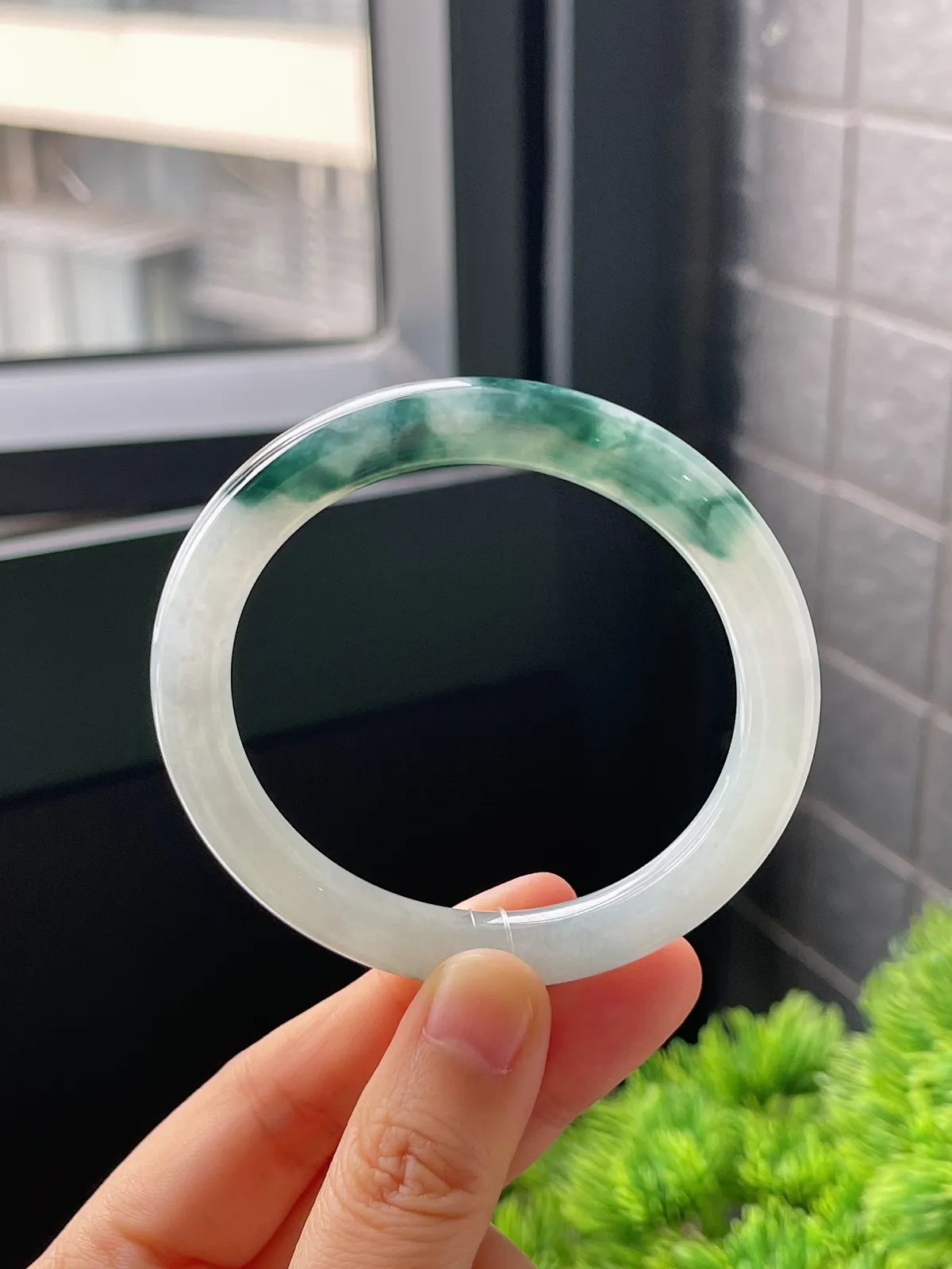 圆镯53圈口，翡翠冰糯种飘花手镯