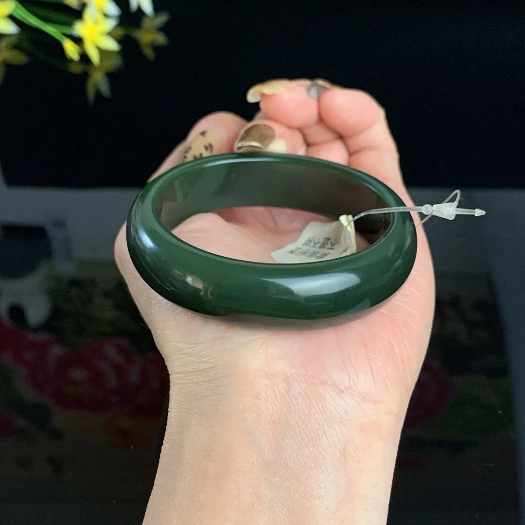和田玉51.5圈口塔青贵妃宽条手镯！内径55/48宽15.6精品细料，玉质细腻油润 底色纯净 无裂无杂 脂粉好，品质高