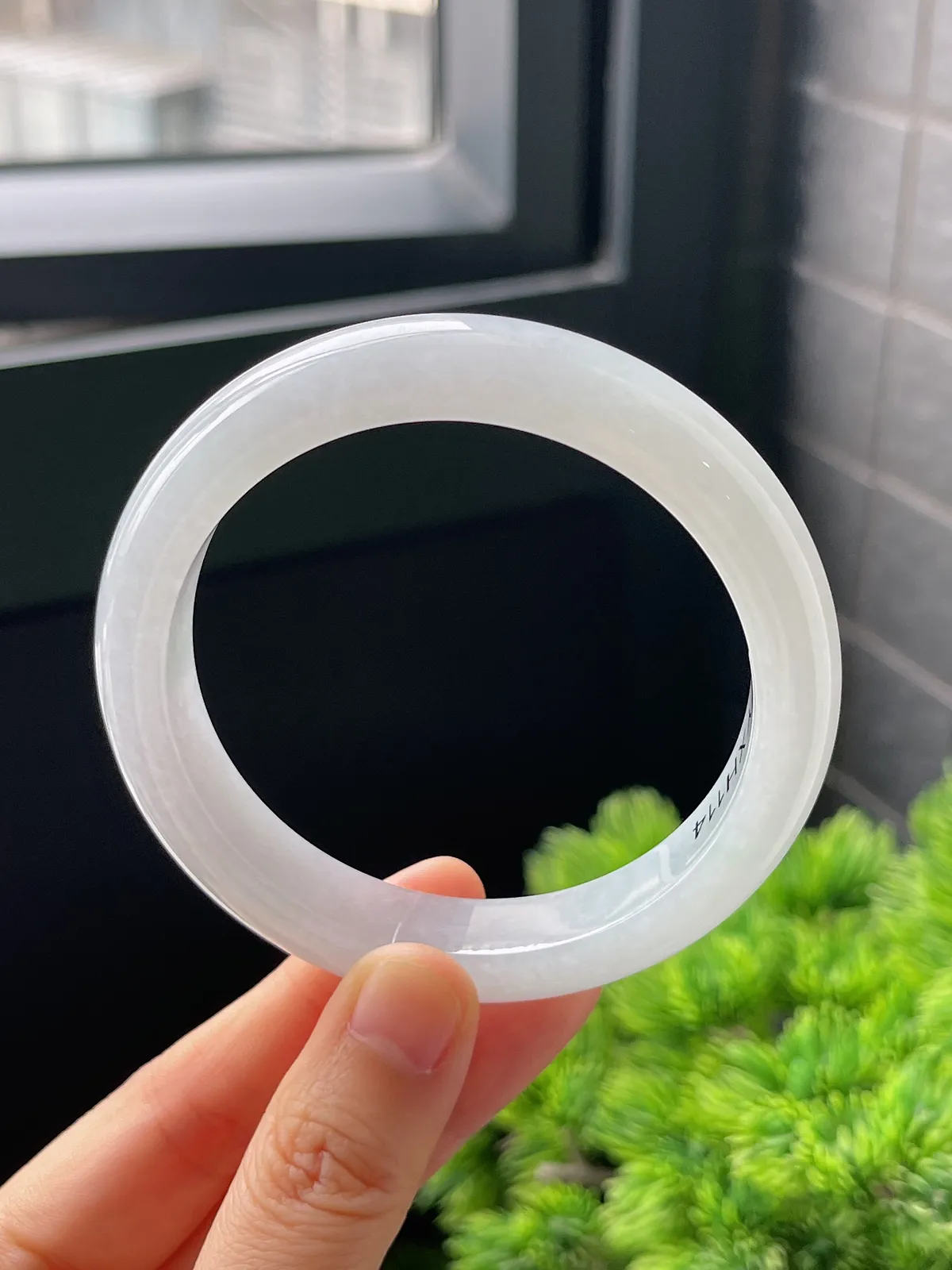 正圈58.5圈口，翡翠冰糯种白色手镯