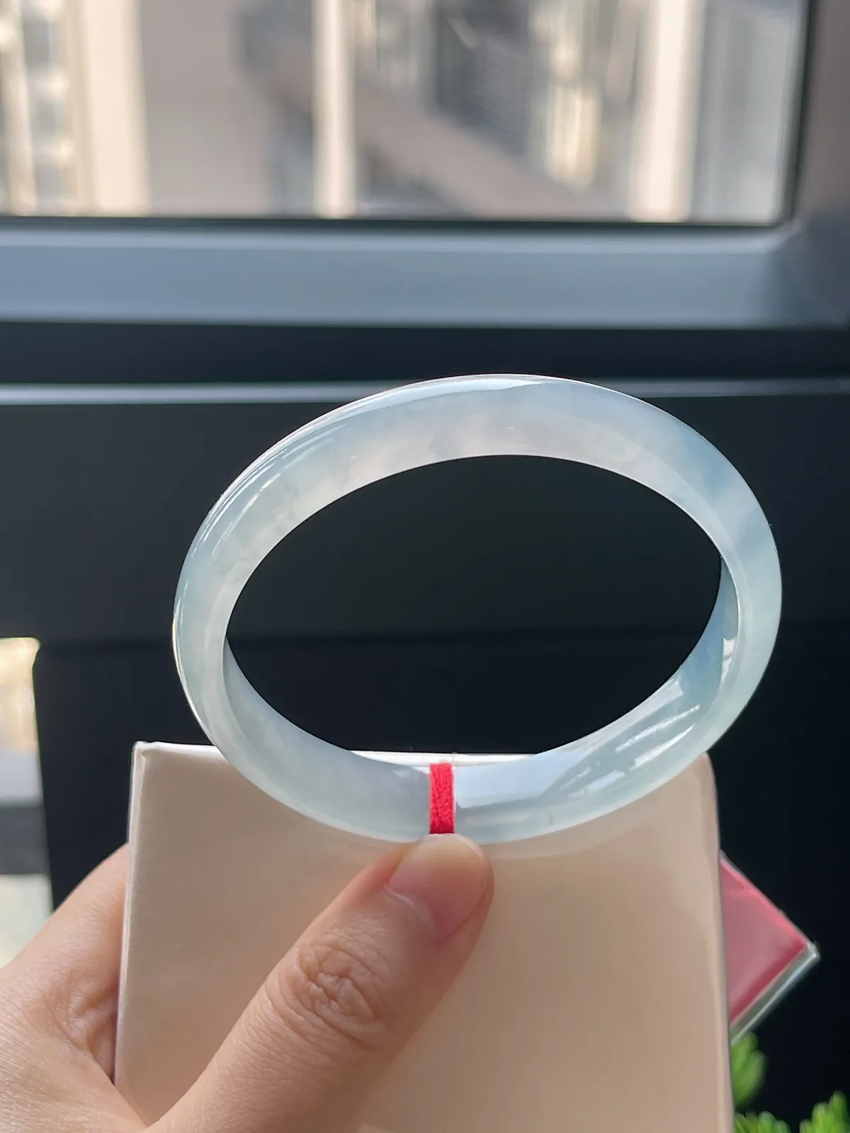 正圈58.4，翡翠冰种淡蓝色手镯