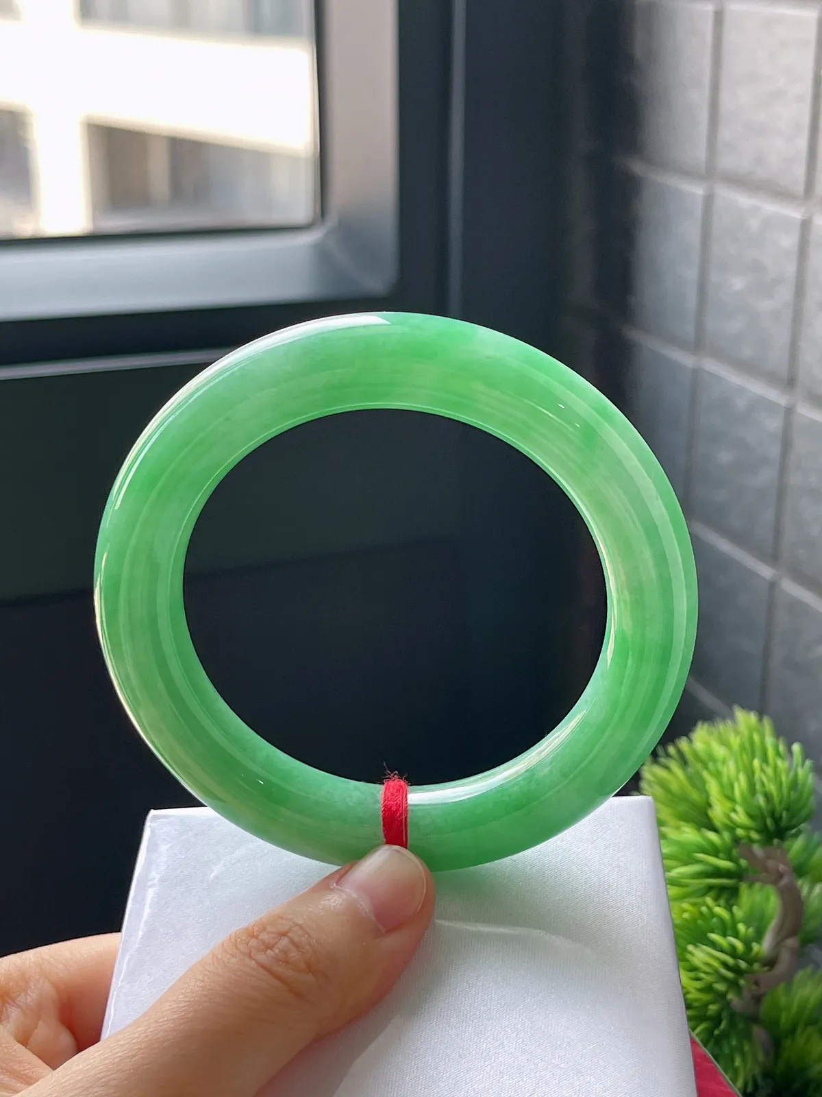 圆条56.8，翡翠糯化满绿手镯