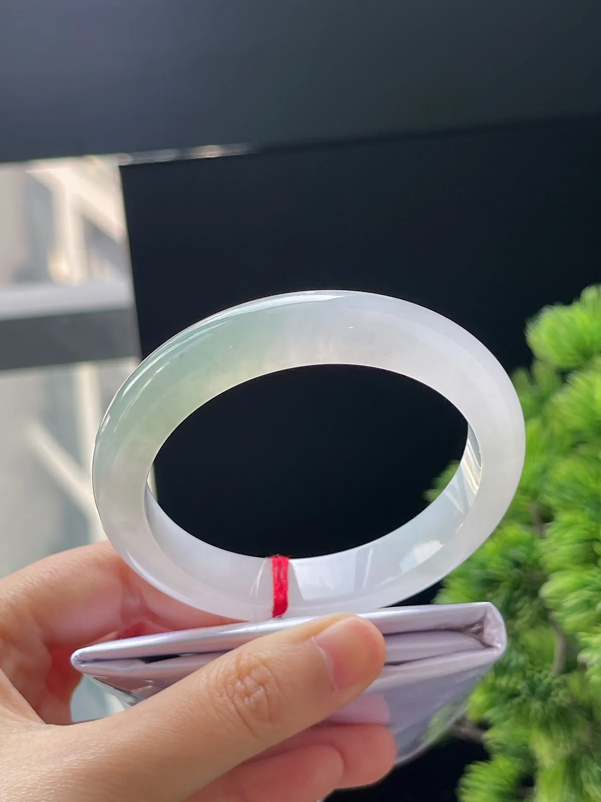 正圈56.6，翡翠冰糯种淡绿色手镯