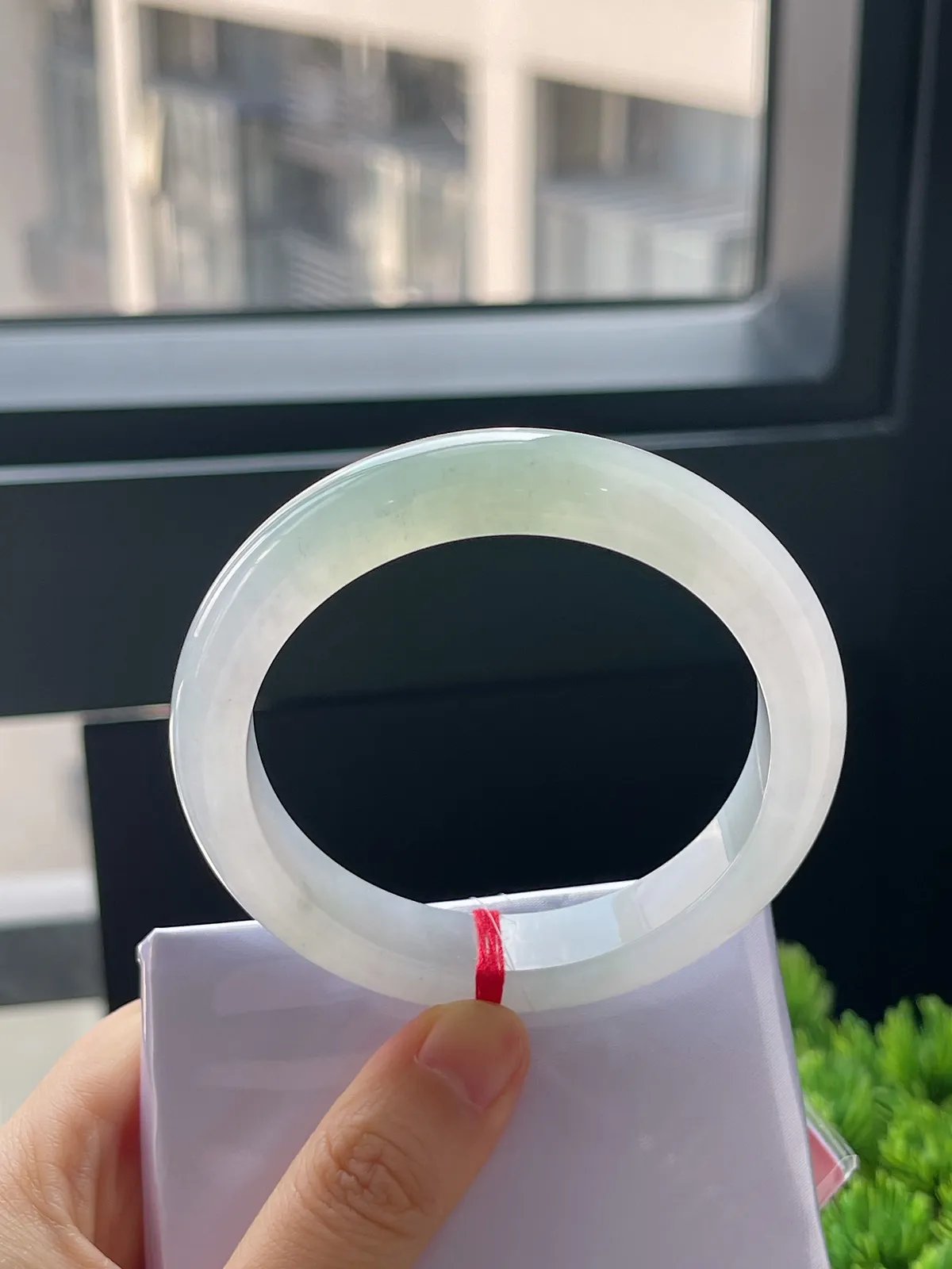 正圈56.6，翡翠冰糯种淡绿色手镯