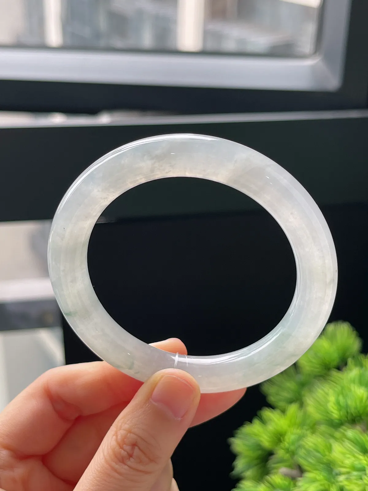 圆镯54.4圈口，翡翠冰种飘花手镯