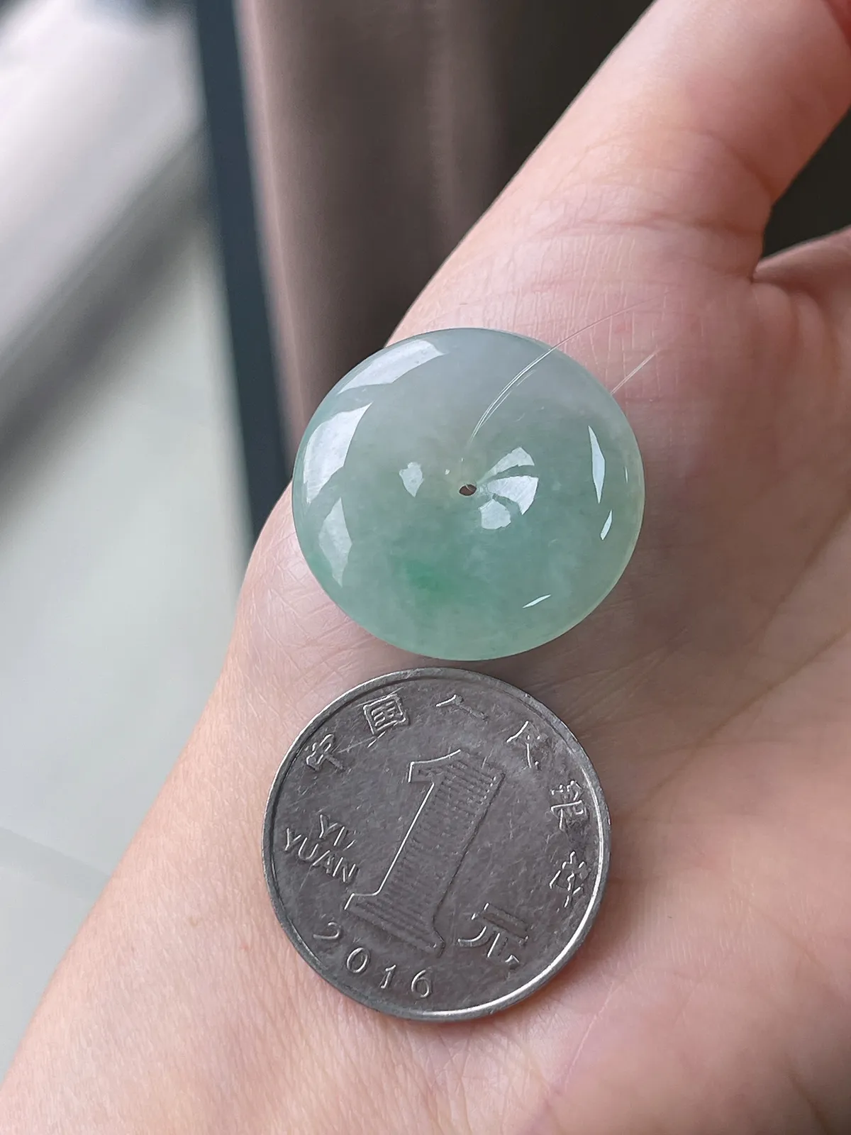 翡翠冰糯种淡绿色平安扣