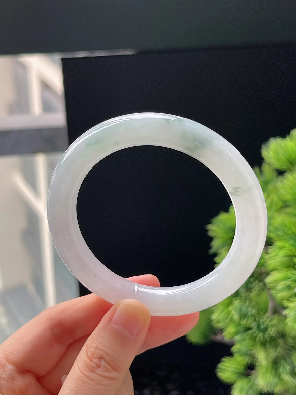 圆镯54.6圈口，翡翠冰糯种飘花手镯