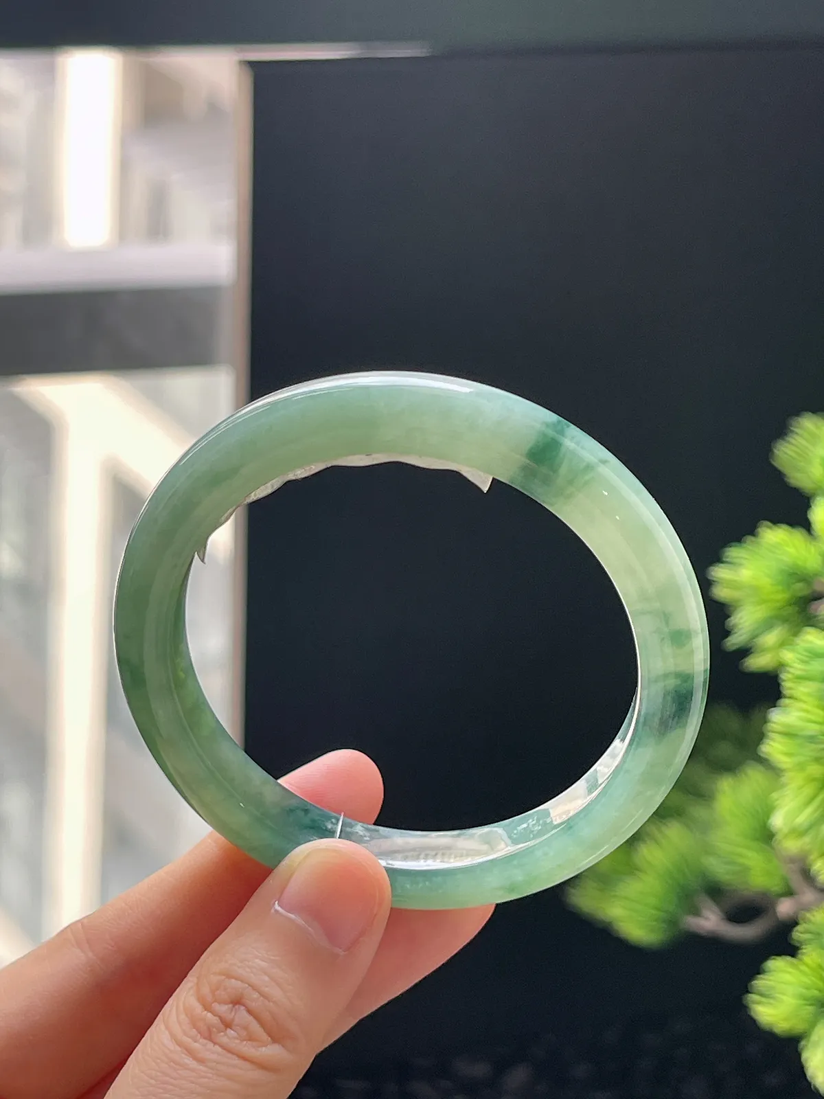 正圈54.2圈口，翡翠糯化种飘绿手镯