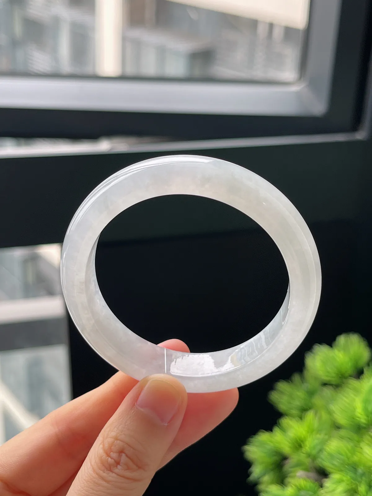 正圈51.7圈口，翡翠冰糯种白色手镯