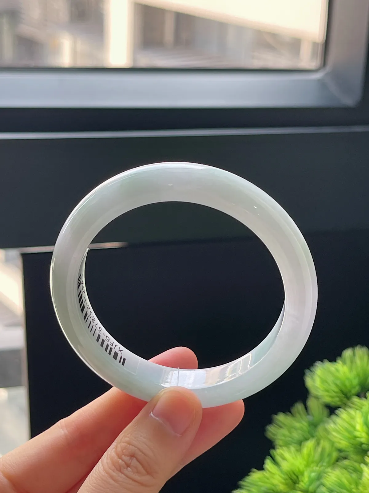 正圈55.6圈口，翡翠糯化种淡紫色手镯