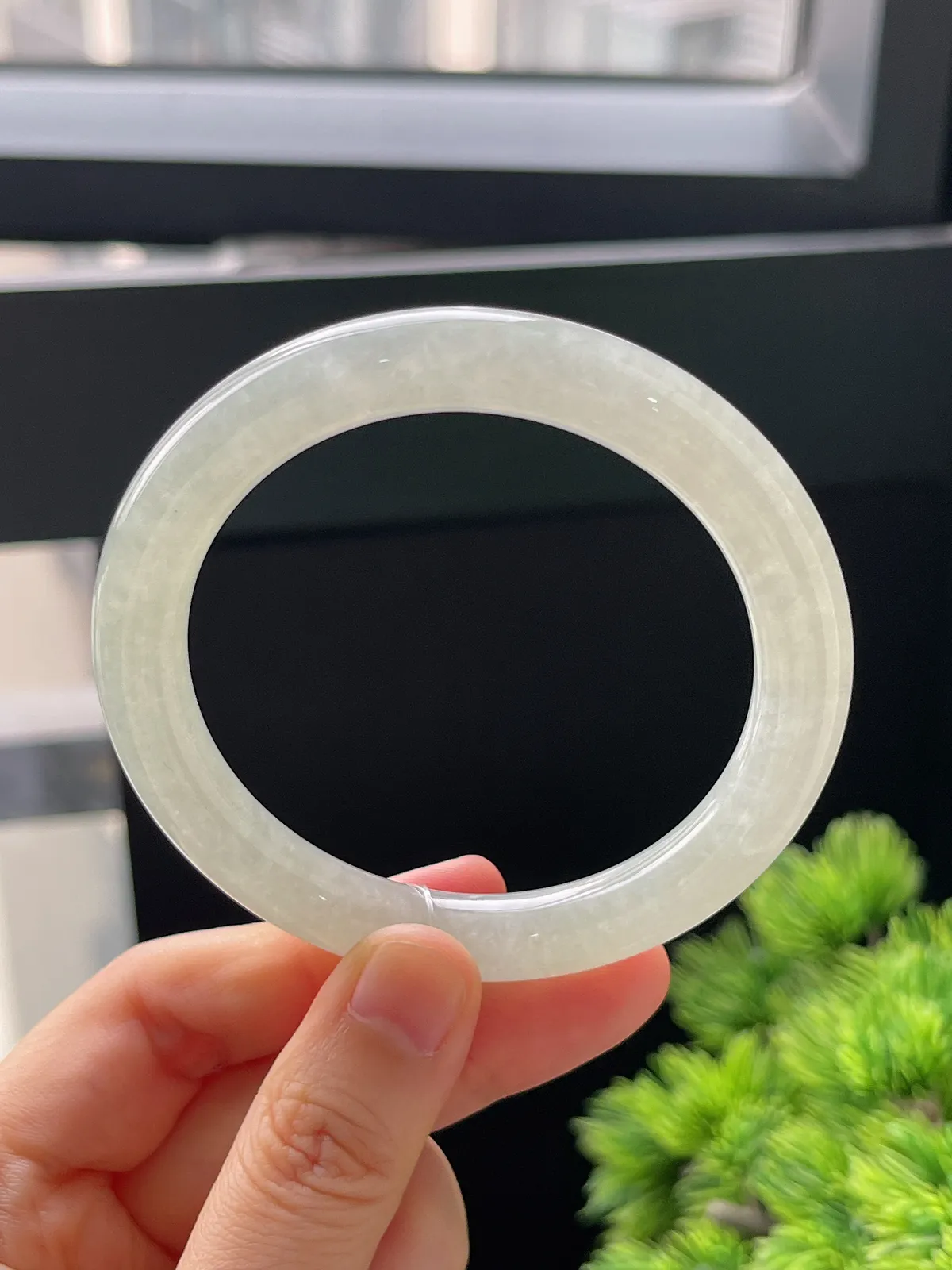 圆镯55.4圈口，翡翠手镯