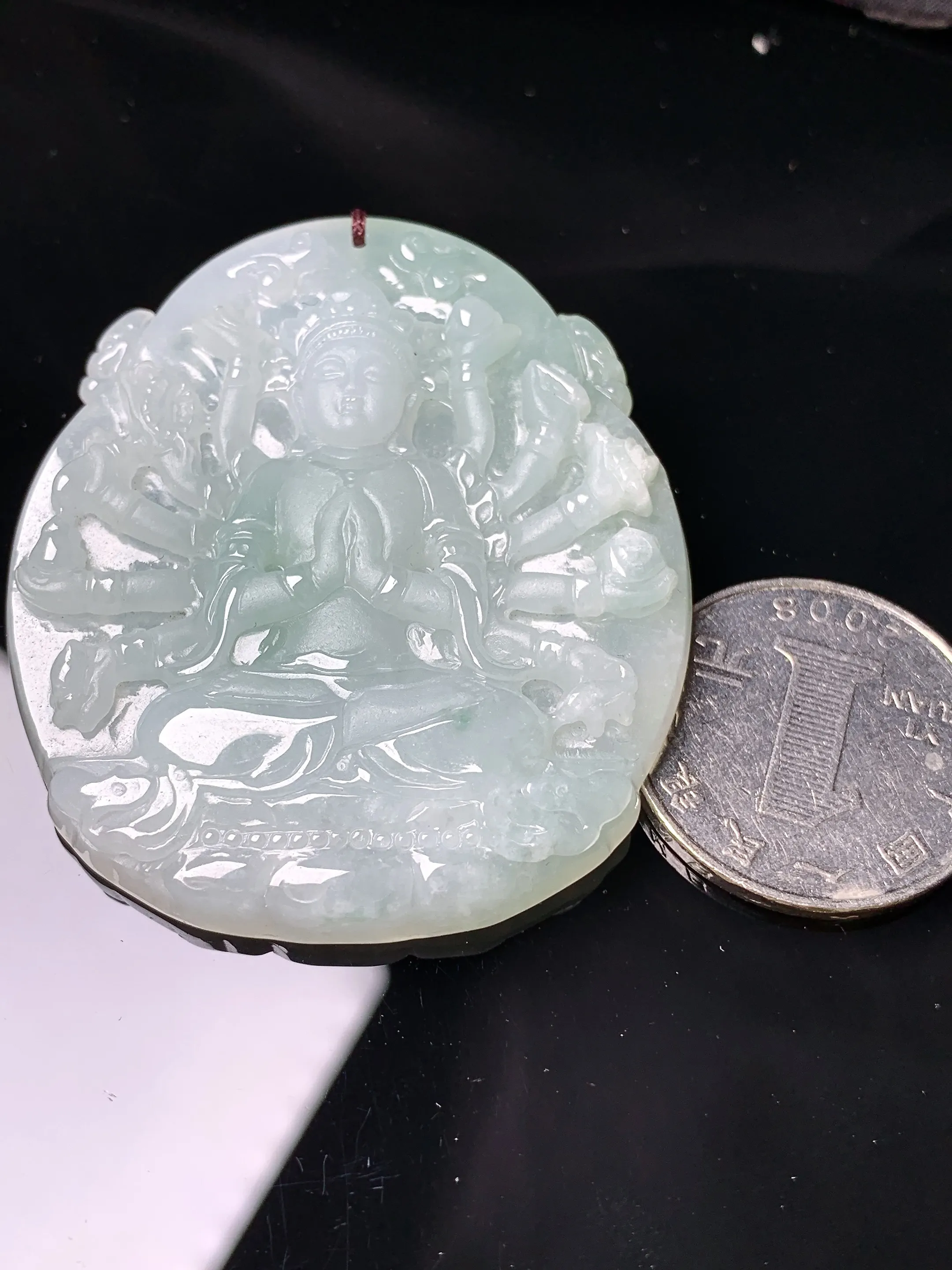 飘绿千手观音菩萨吊坠 玉质细腻 色泽艳丽清新 整体尺寸53.8*46*6.2