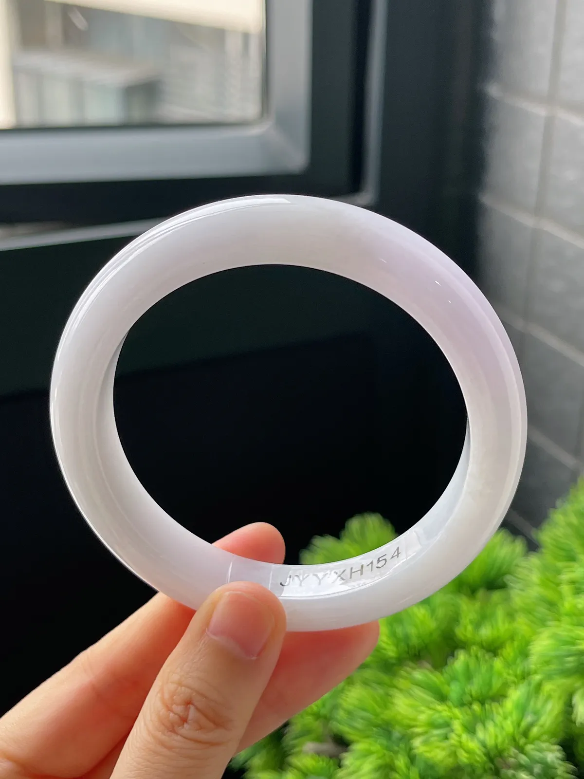 正圈61.5圈口，翡翠糯化种淡紫色手镯