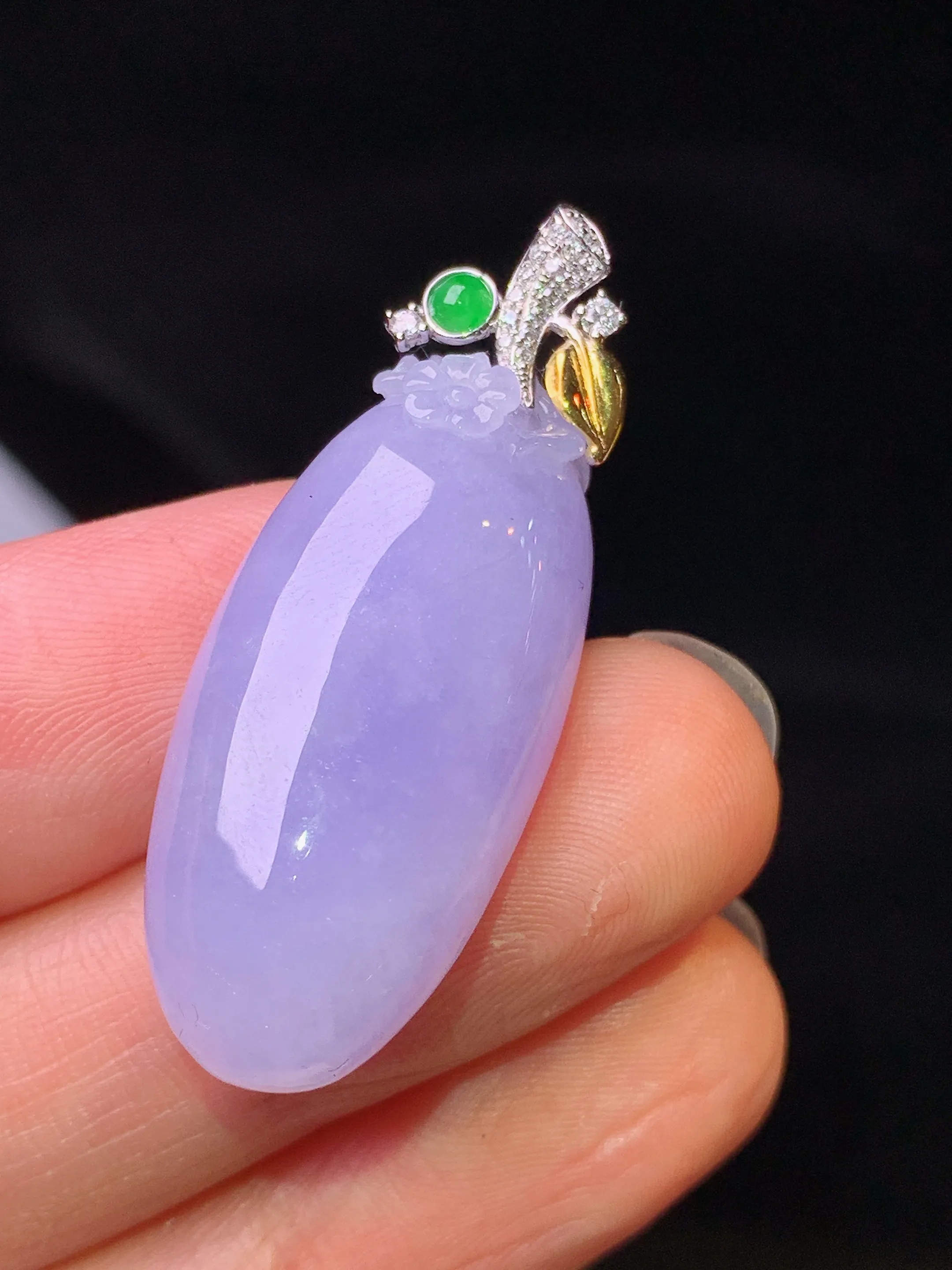 18k金钻镶嵌紫罗兰福瓜吊坠 玉质细腻 色泽艳丽清新 整体尺寸36.8*14.5*8