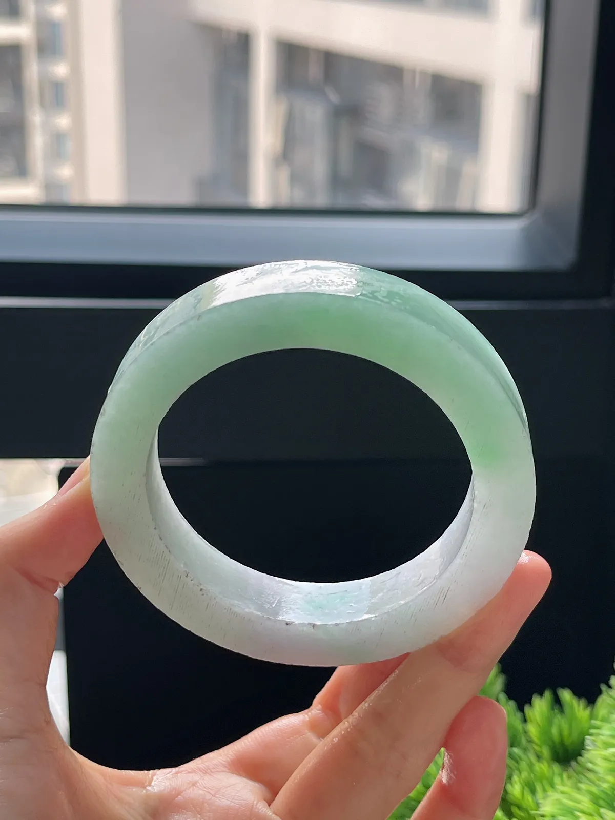 翡翠毛坯，⭕️正圈最大做61.8，最小做57.8