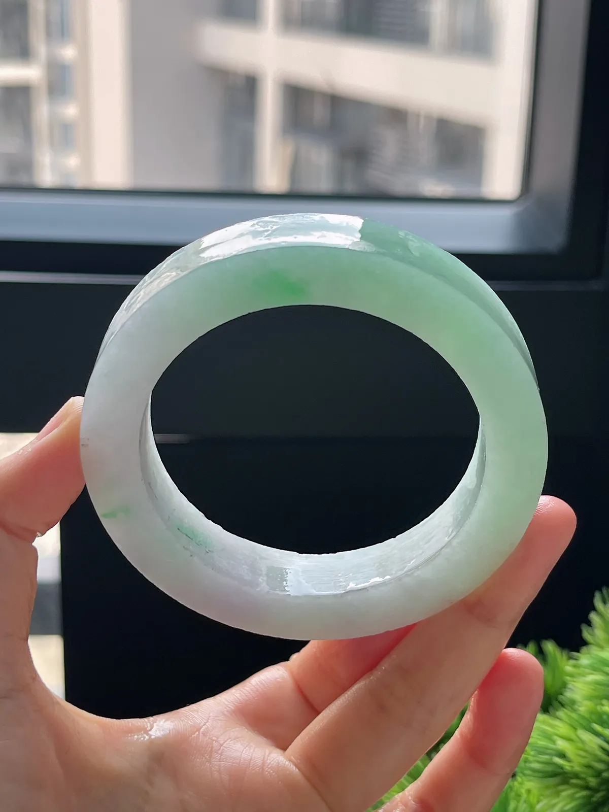 翡翠毛坯，⭕️正圈最大做61.8，最小做57.8