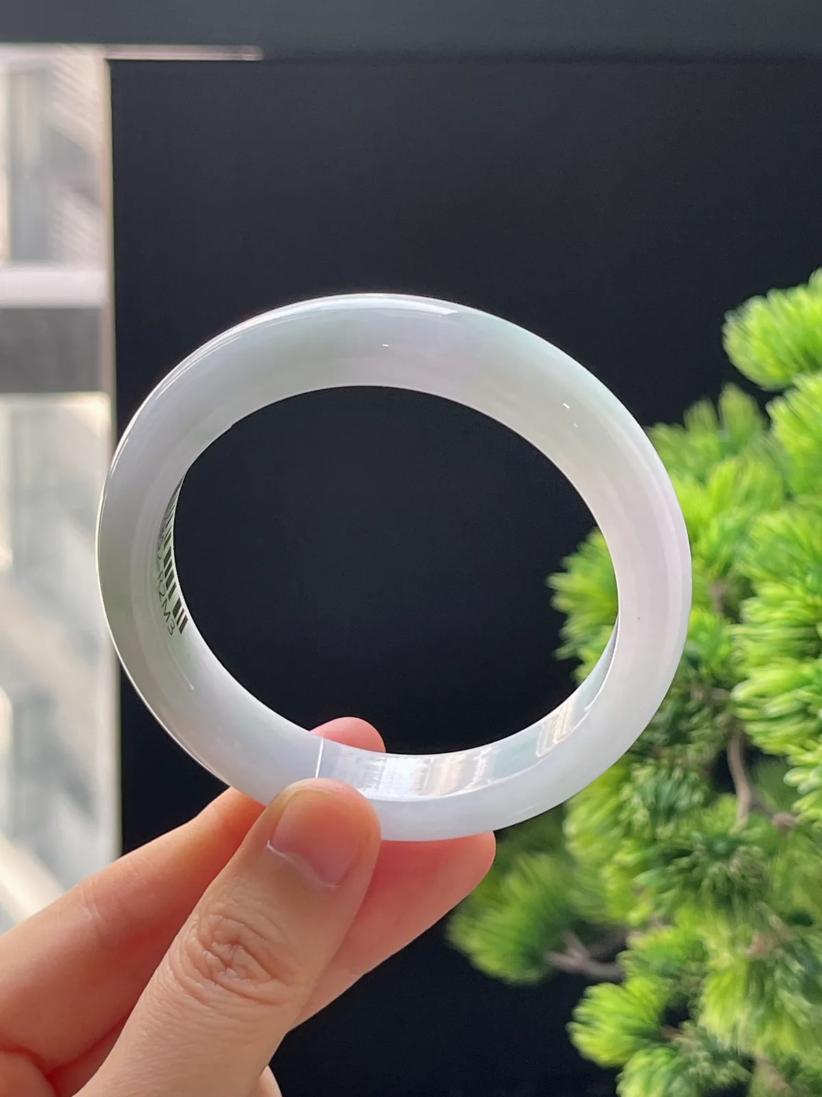 正圈55.6圈口，翡翠糯化种淡紫色手镯