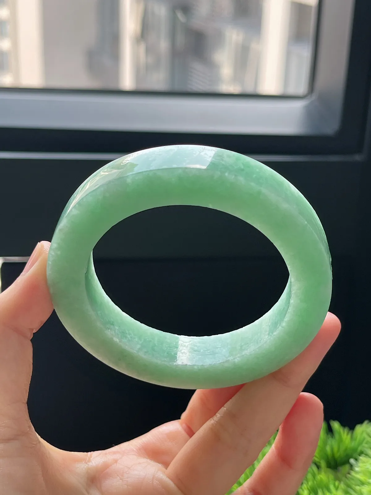 翡翠毛坯，⭕️正圈最大做62，圆条最大做58；最小做56.5