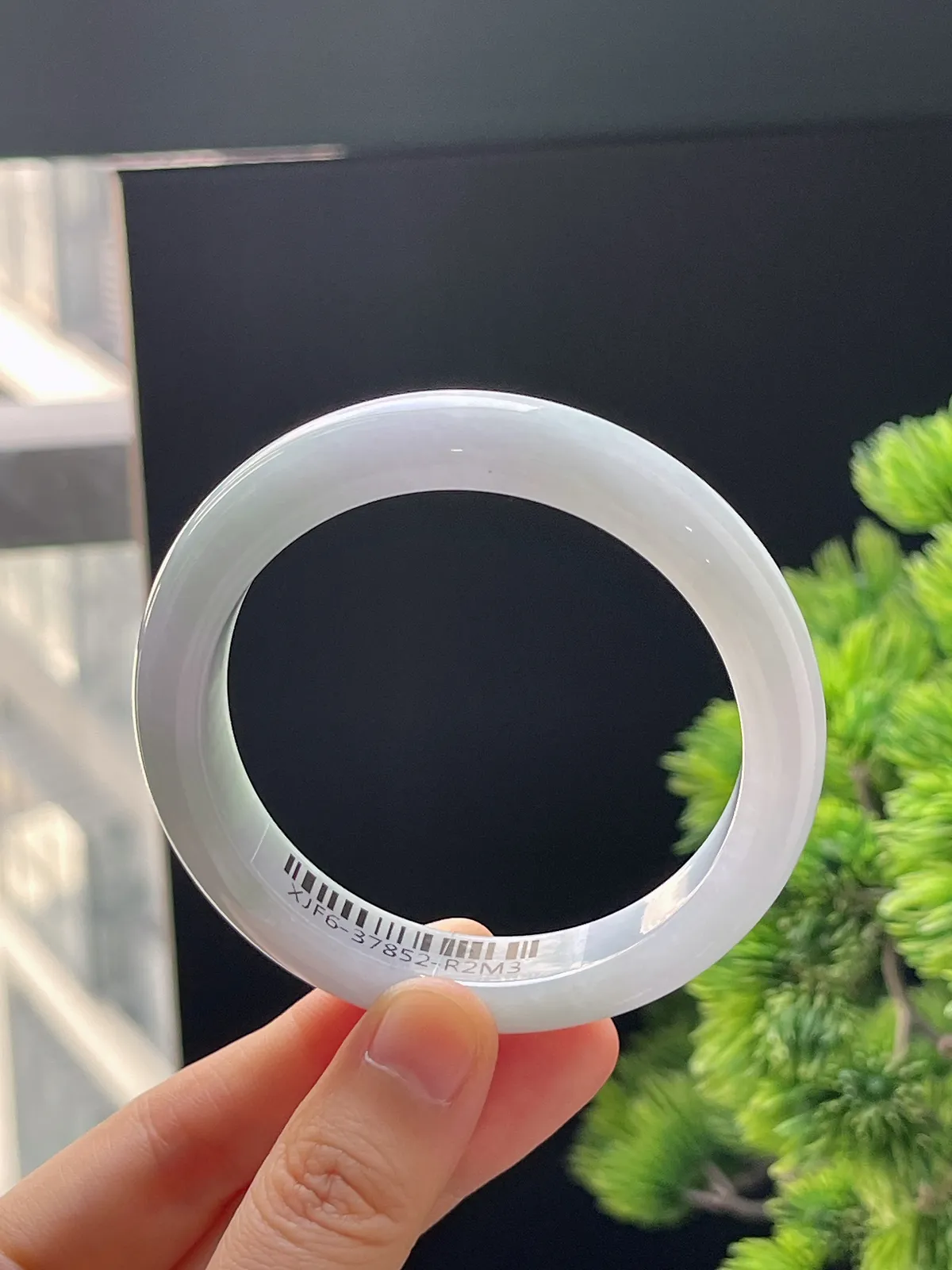 正圈55.6圈口，翡翠糯化种淡紫色手镯