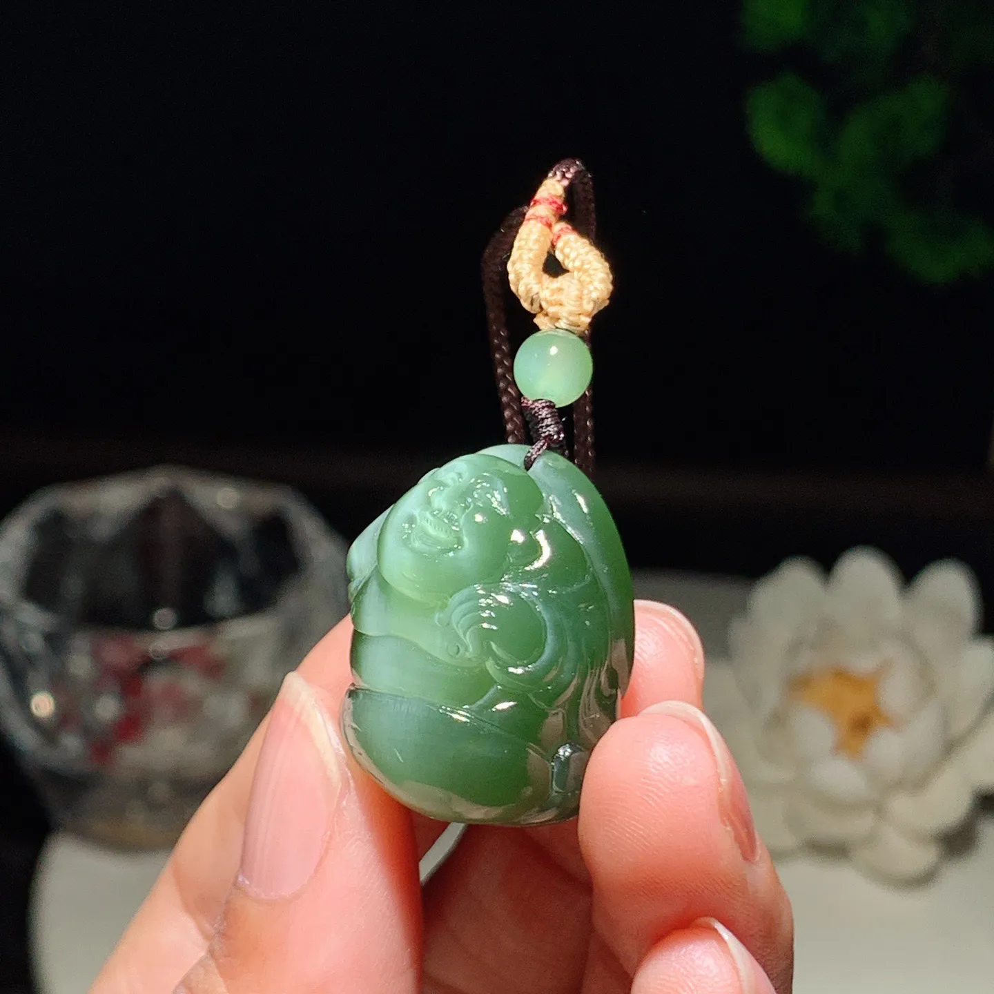 和田玉阳绿俄罗斯碧玉猫眼佛引福来挂件 尺寸25/20/17重17克 玉质细腻油润 底色纯净 脂粉好，品质好。lt260206