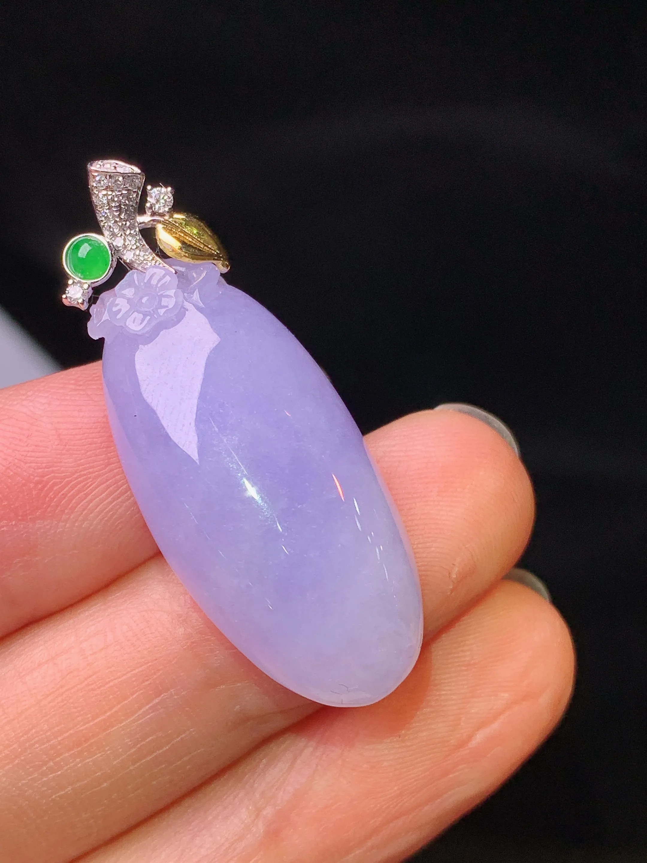 18k金钻镶嵌紫罗兰福瓜吊坠 玉质细腻 色泽艳丽清新 整体尺寸36.8*14.5*8