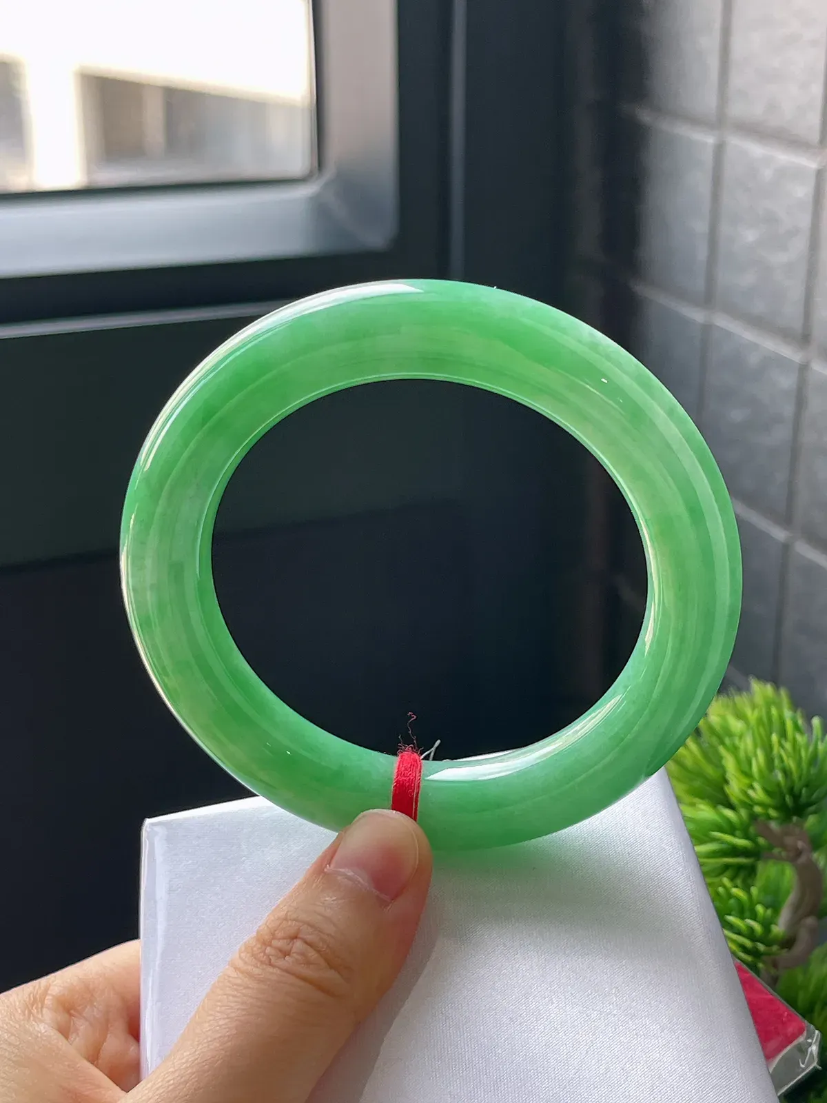 圆条56.8，翡翠糯化满绿手镯