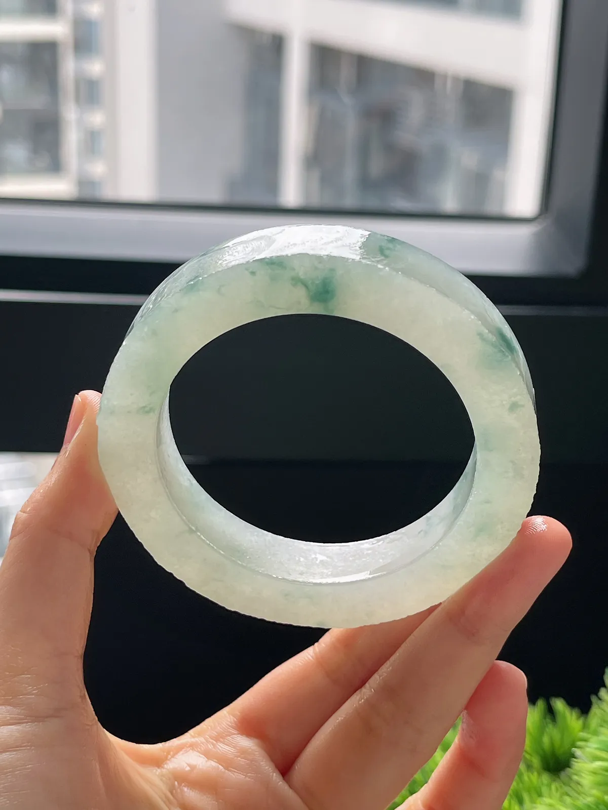 翡翠毛坯，⭕️正圈最大做58.4，最小做54.6