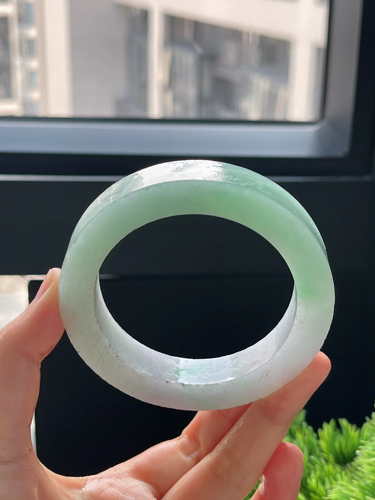 翡翠毛坯，⭕️正圈最大做61.8，最小做57.8