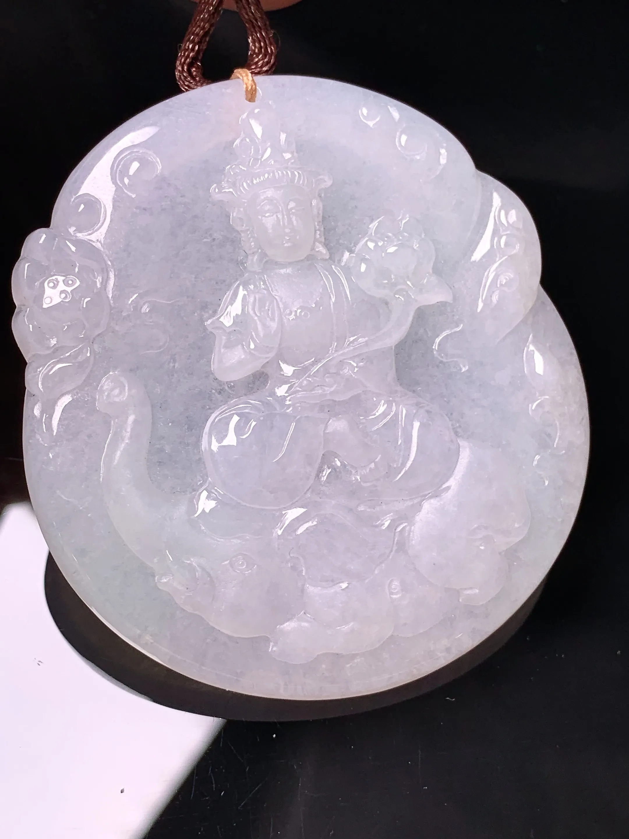 普贤菩萨吊坠 玉质细腻 色泽艳丽清新 整体尺寸55.2*50*5.5