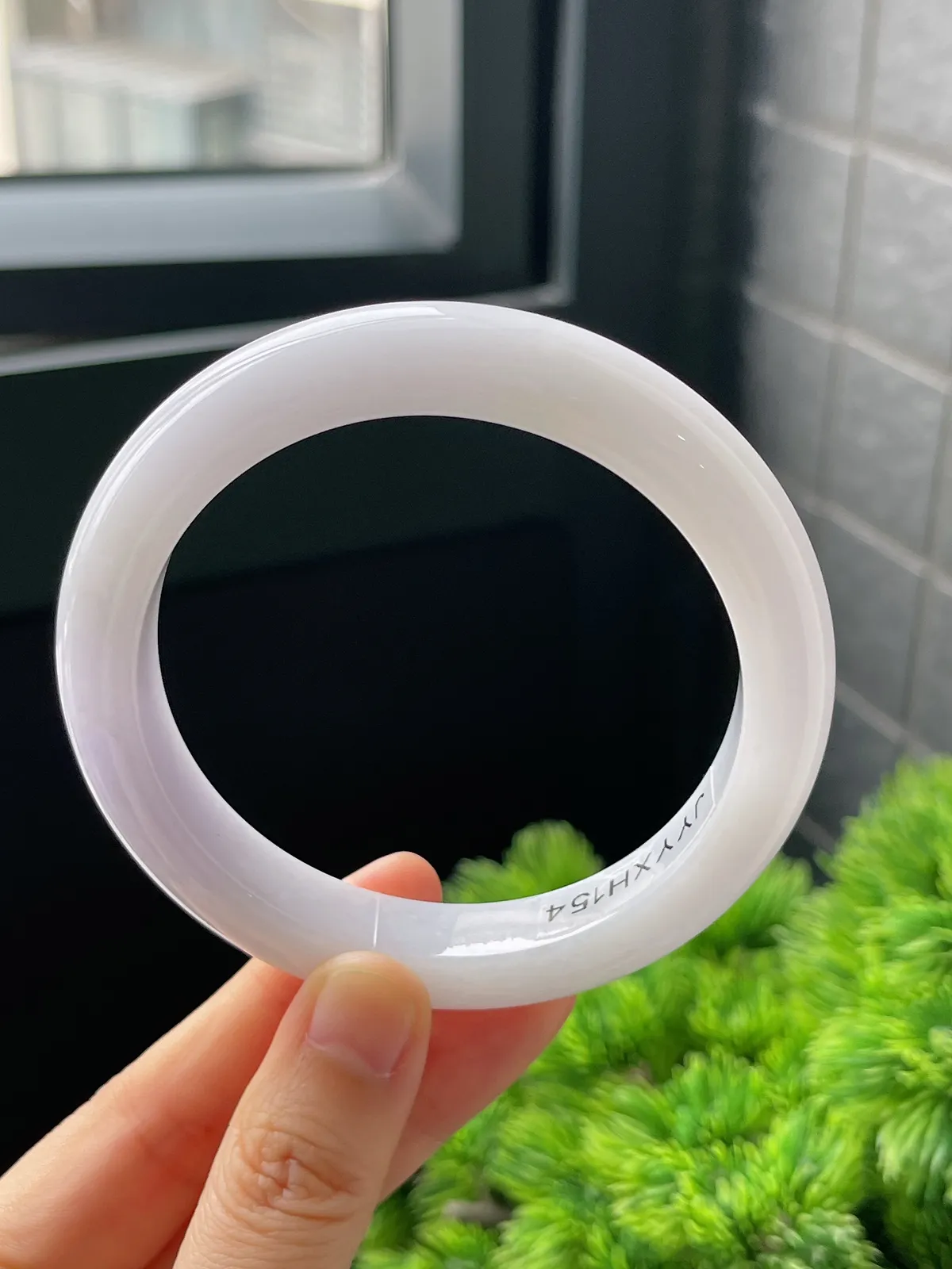 正圈61.5圈口，翡翠糯化种淡紫色手镯