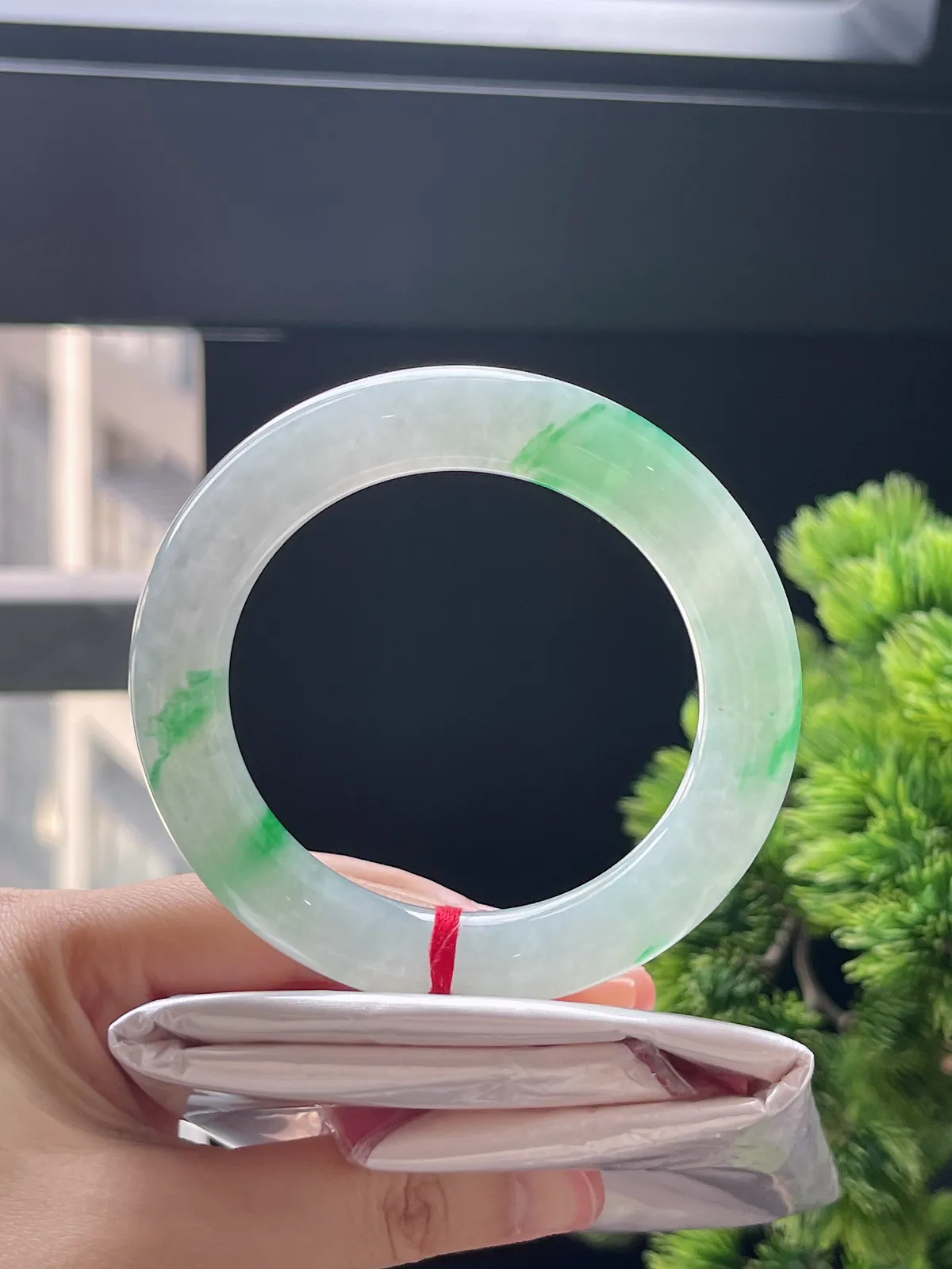 圆条56.4，翡翠冰糯种飘绿手镯