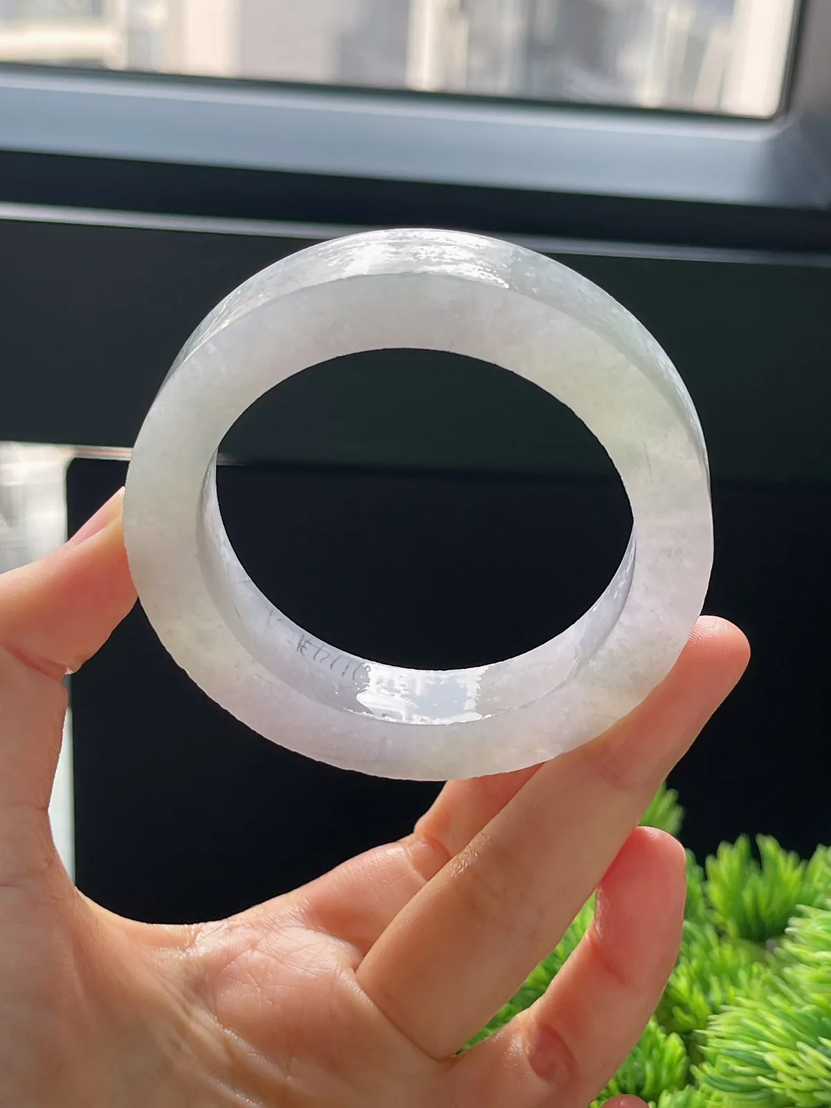 翡翠毛坯，⭕️正圈最大做56.6，最小做52.8