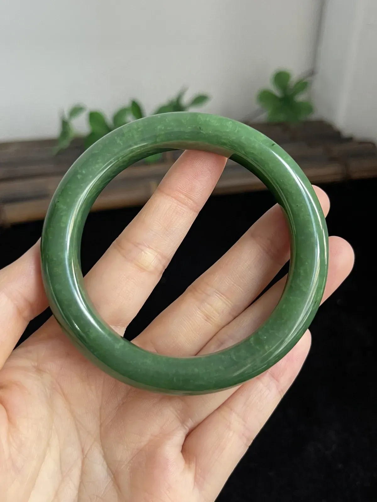 正圈56.2圈口，和田玉（碧玉）手镯