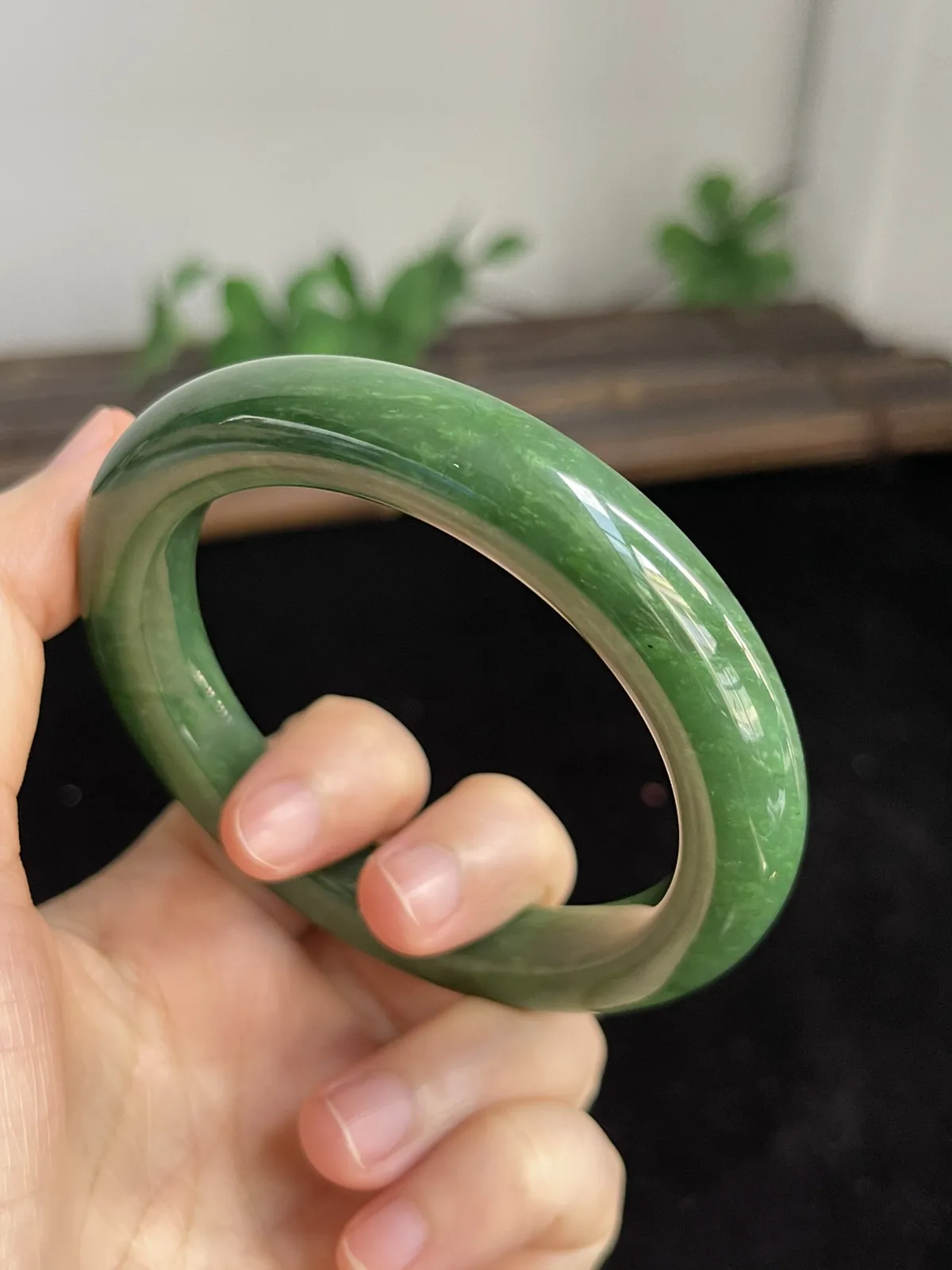 正圈56.2圈口，和田玉（碧玉）手镯