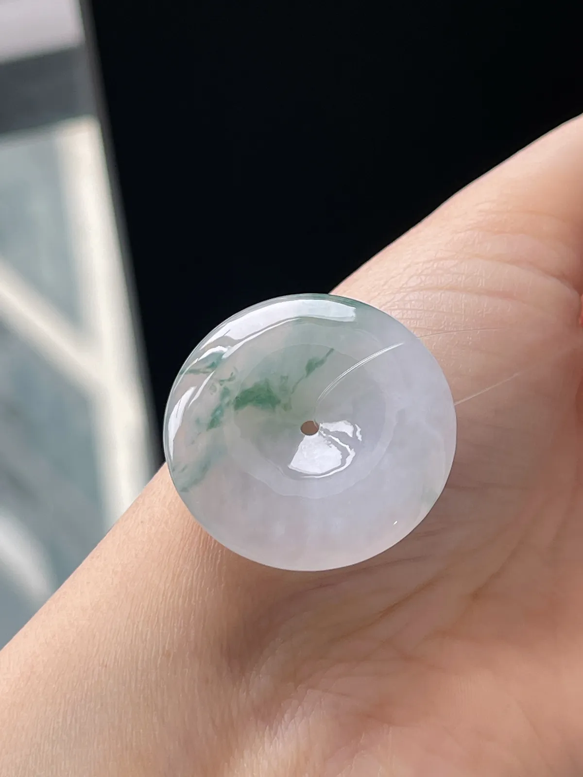 翡翠冰糯种飘绿平安扣