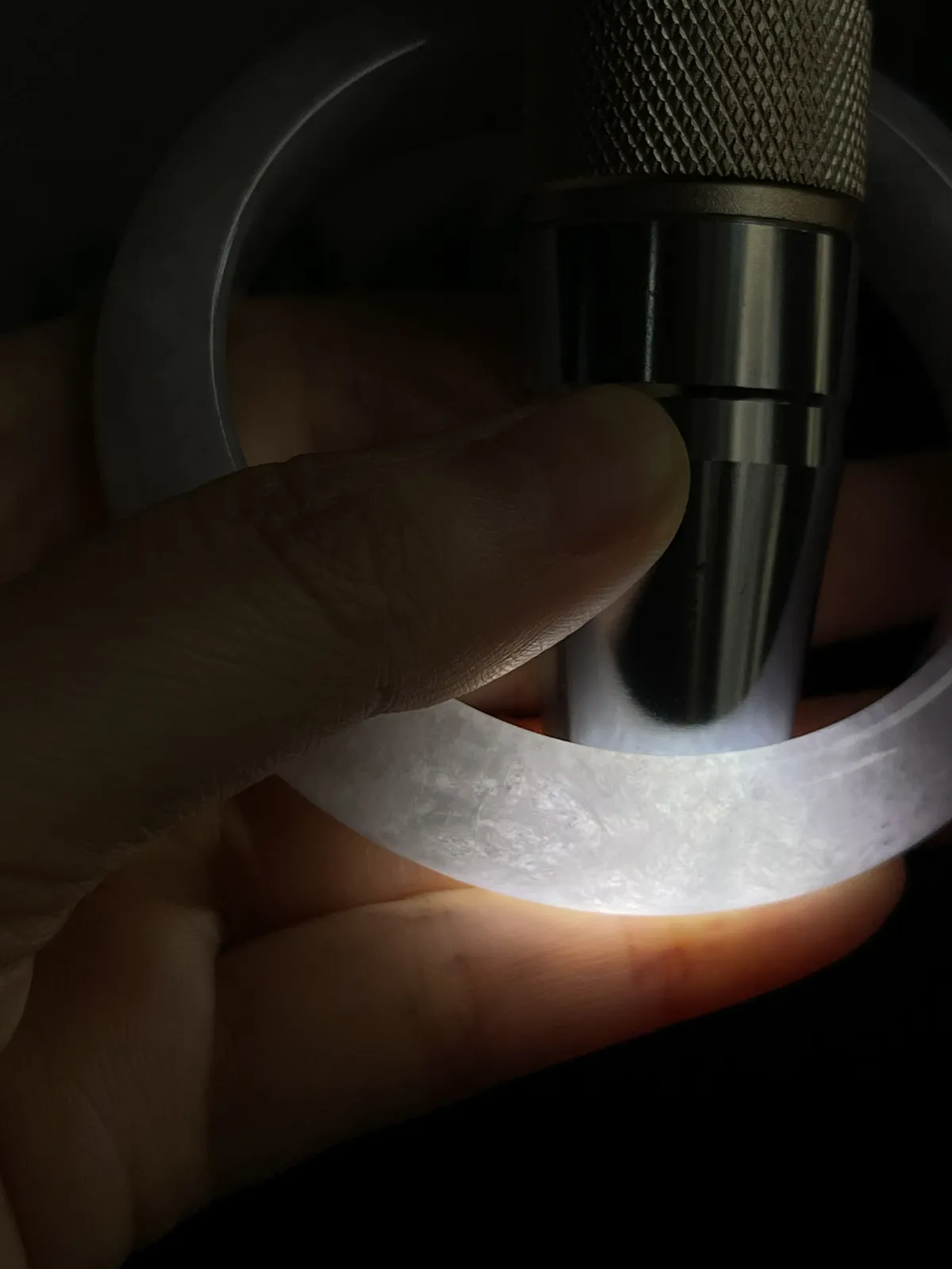 正圈56.7圈口，翡翠糯化种白色手镯