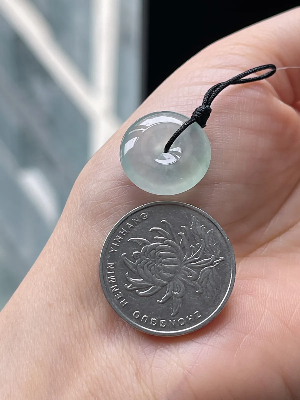 翡翠冰种淡绿色平安扣