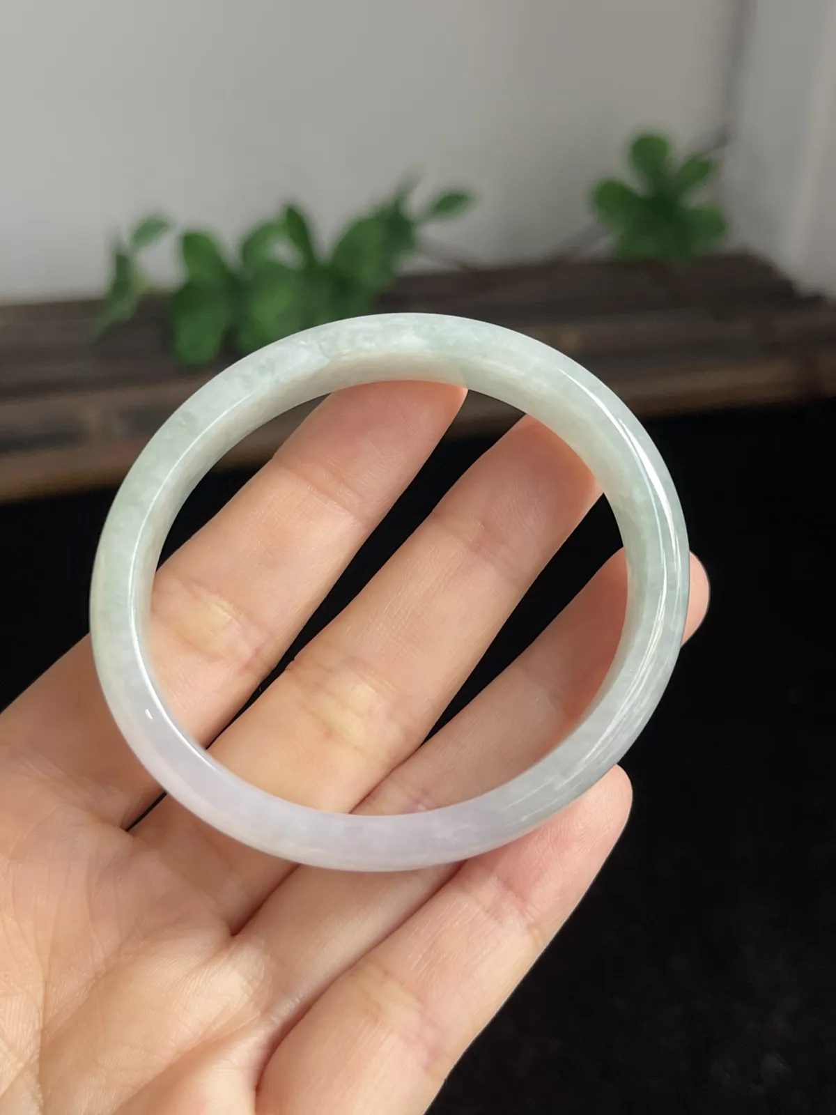 贵妃镯50.7圈口，翡翠手镯