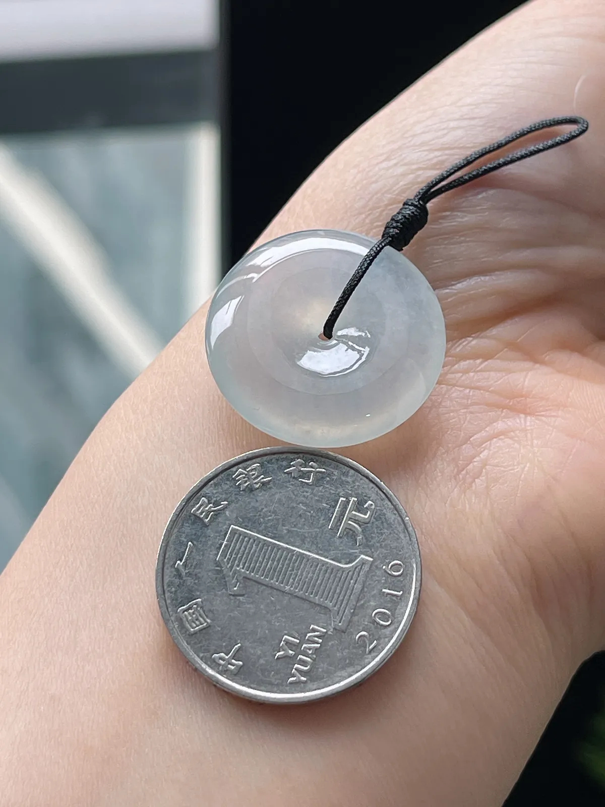 翡翠冰种白色平安扣