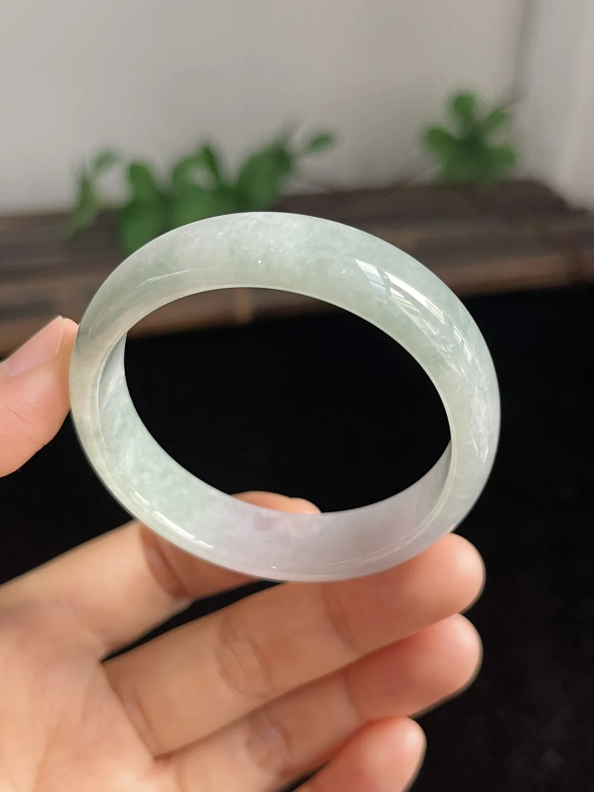 贵妃镯50.7圈口，翡翠手镯