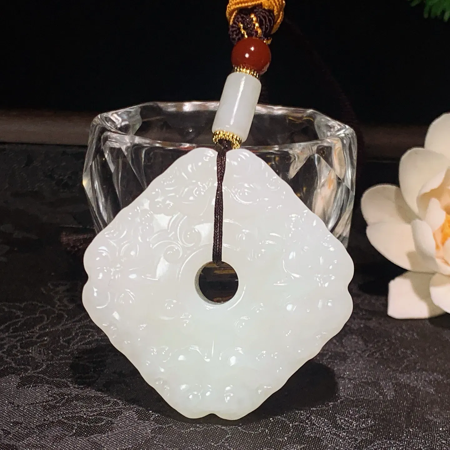 新疆和田玉四方守护平安扣挂件。尺寸46/12重67克 玉质细腻油润 底色纯净 脂粉好，品质好！lt2