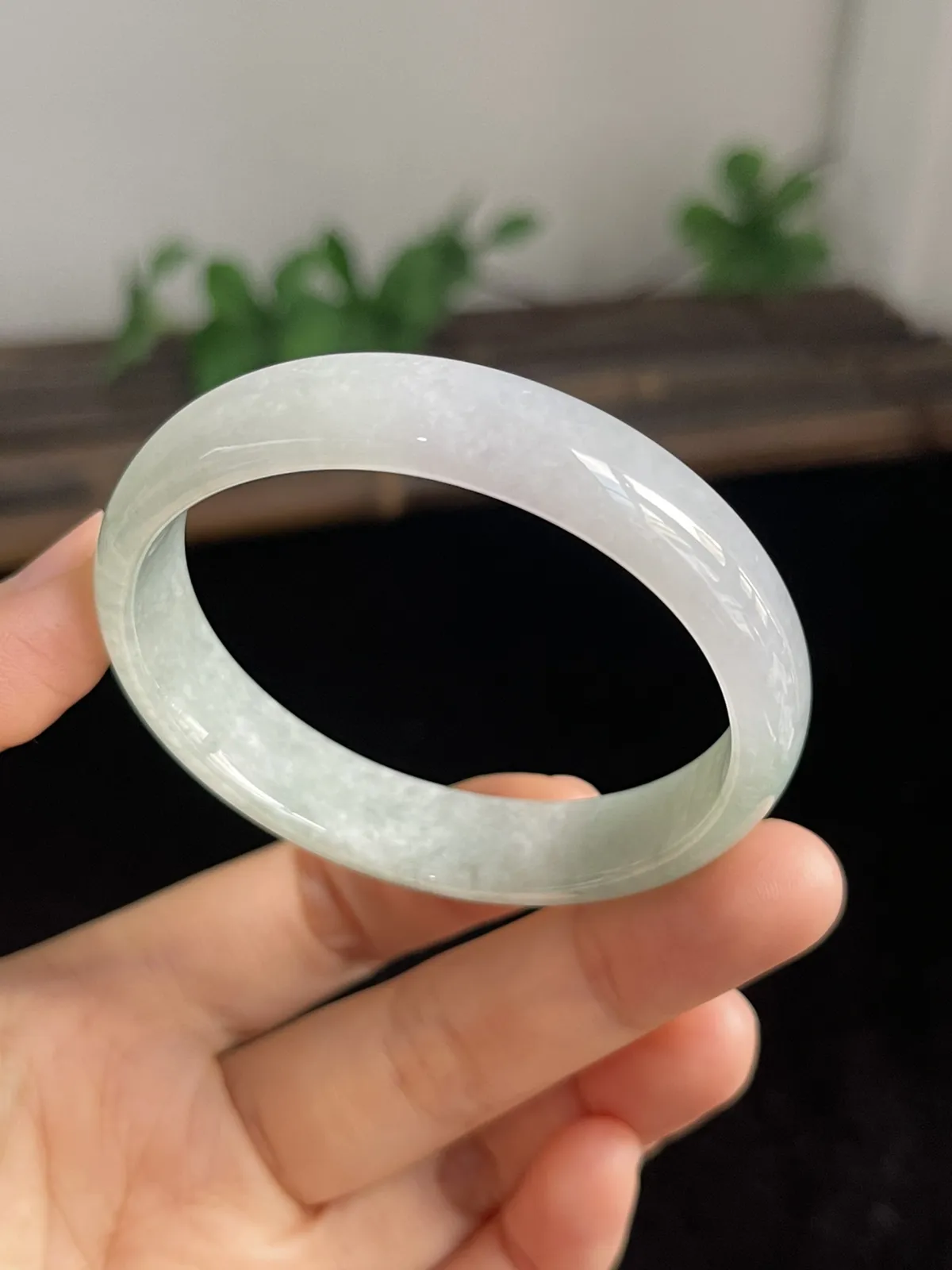 贵妃镯50.7圈口，翡翠手镯