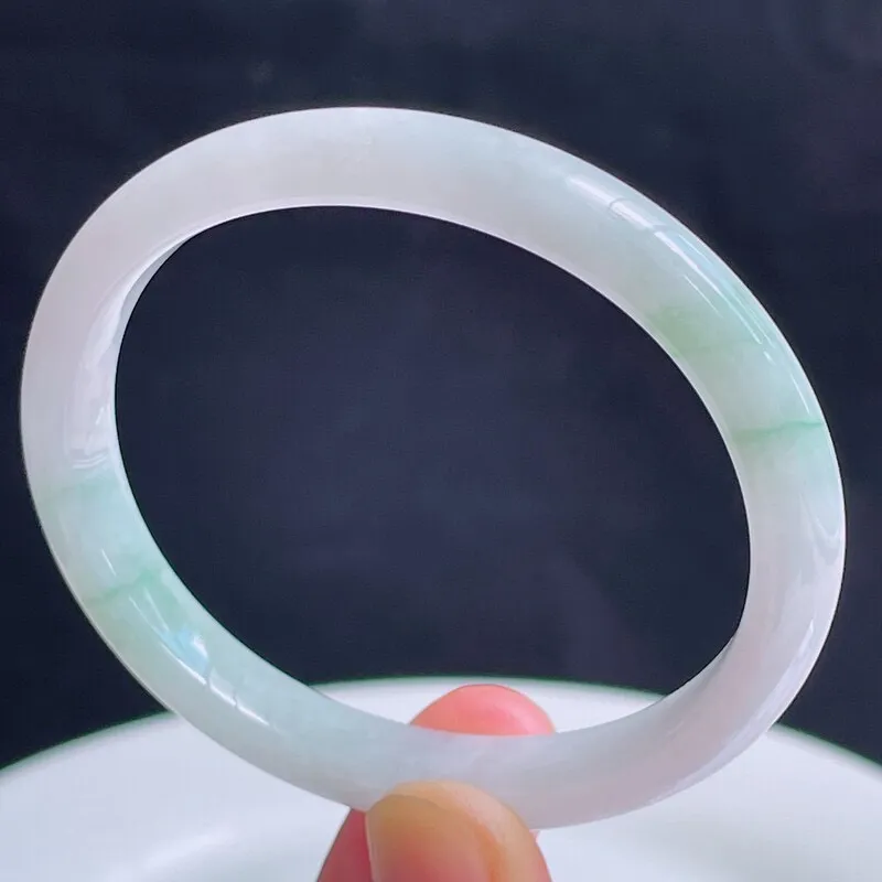 56.5圈有种有色天然翡翠A货飘绿贵妃手镯好种水水润手镯26.74g