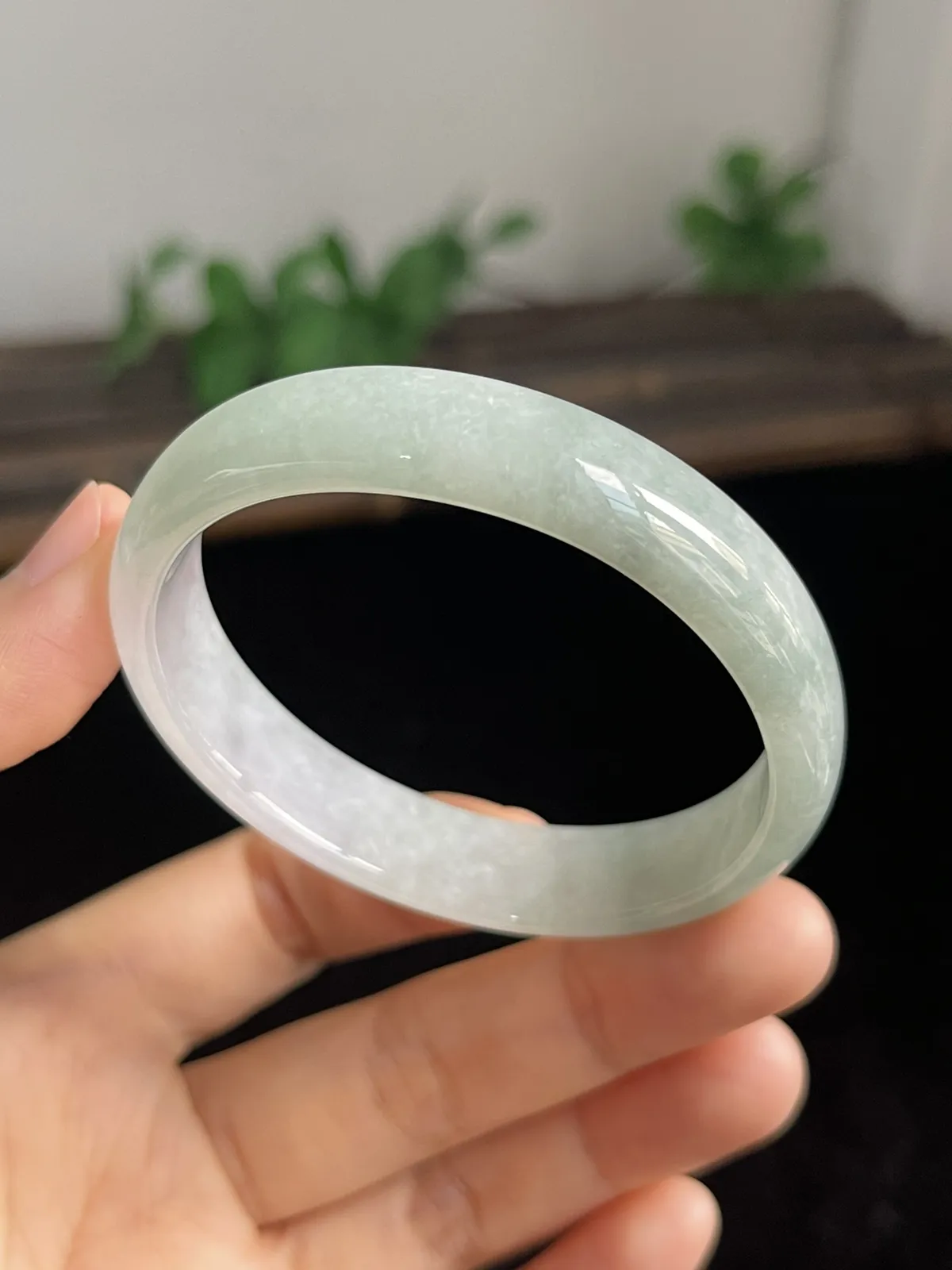 贵妃镯50.7圈口，翡翠手镯