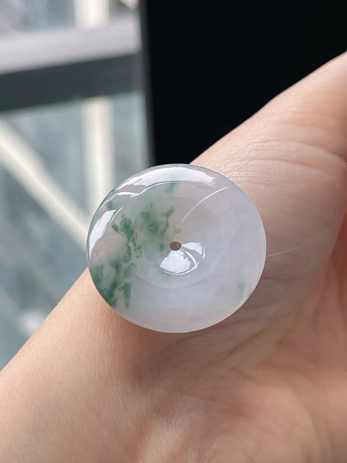 翡翠冰糯种飘绿平安扣