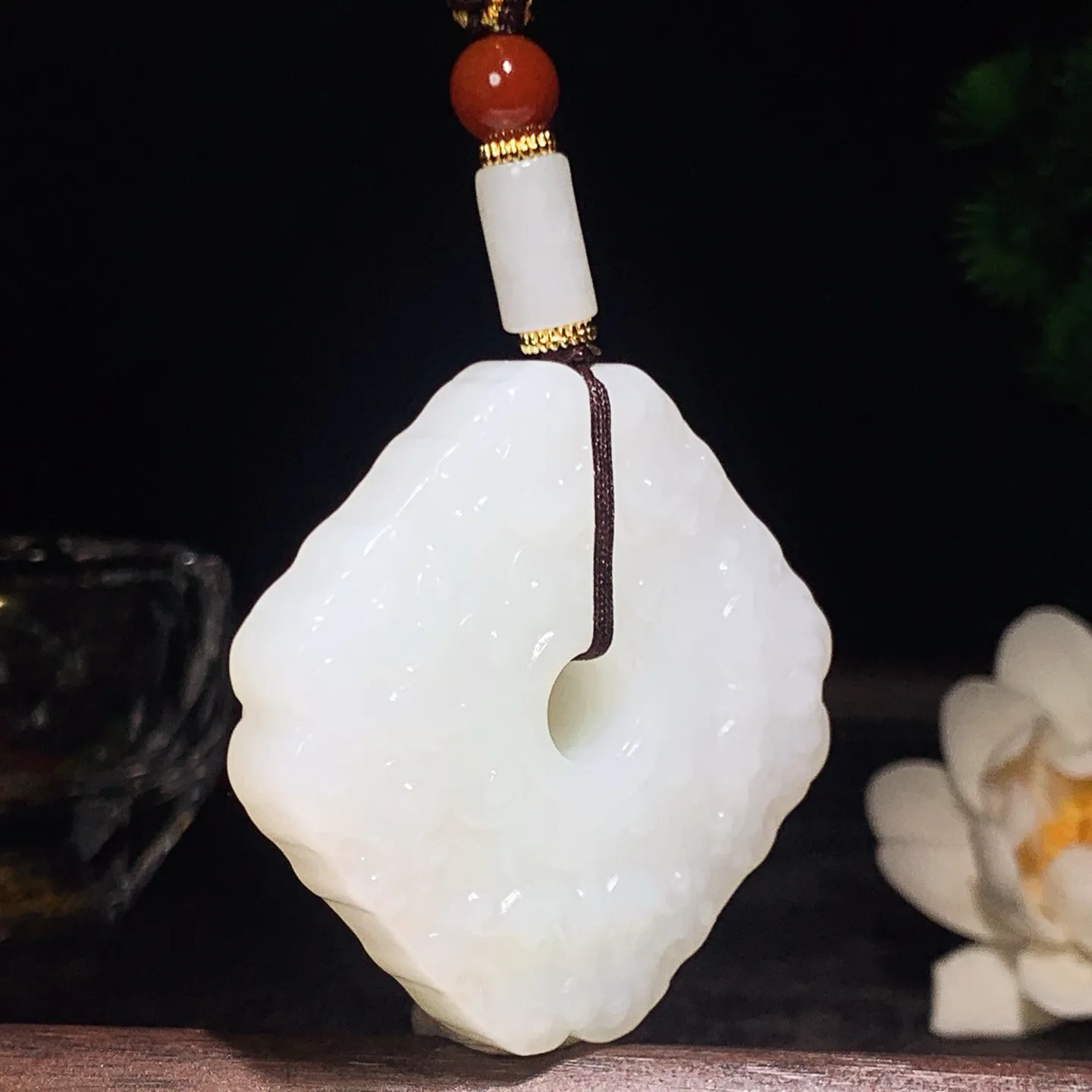 新疆和田玉四方守护平安扣挂件。尺寸46/12重67克 玉质细腻油润 底色纯净 脂粉好，品质好！lt26209