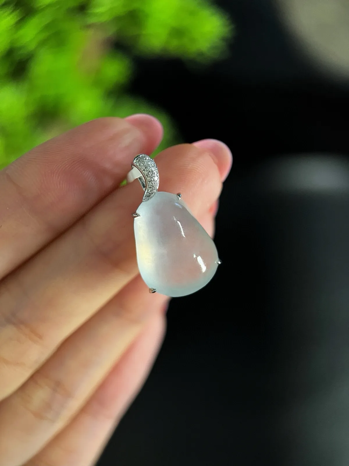 18k镶嵌 白冰福果
【尺寸】18.0-13-7.3